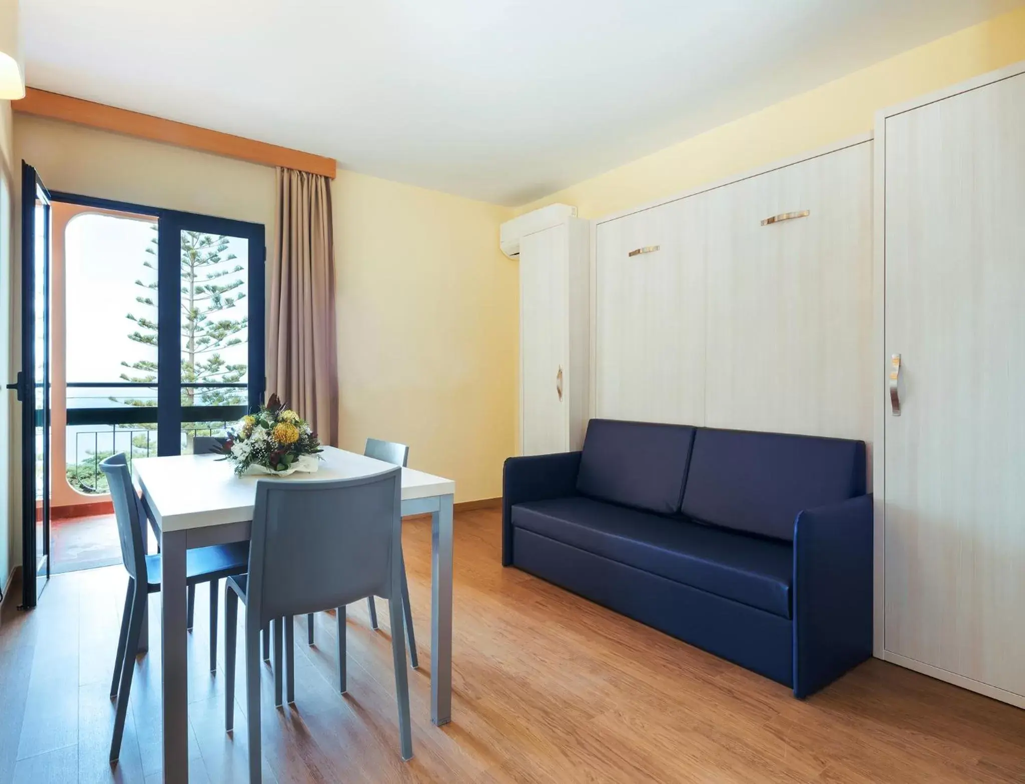 Club Studio with Garden View in Dom Pedro Garajau Club Studio with Garden View in Dom Pedro Garajau