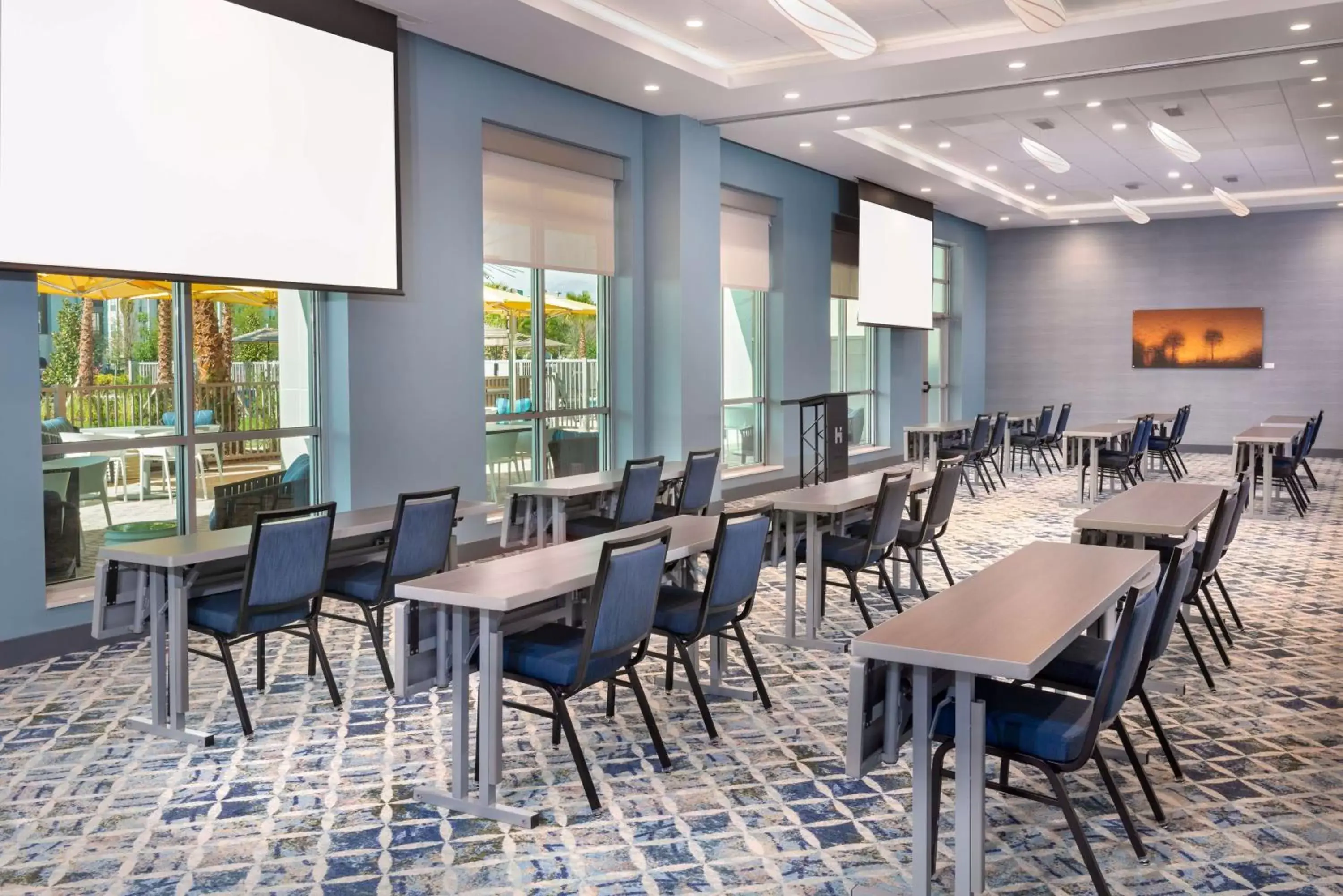 Meeting/conference room, Restaurant/Places to Eat in Hyatt House Orlando Airport