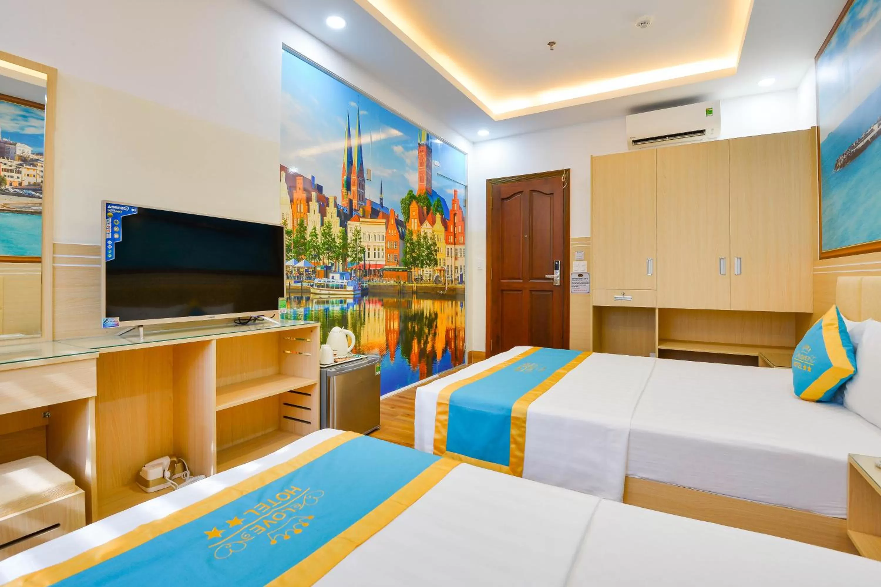 TV and multimedia, Bed in Love Hotel Airport