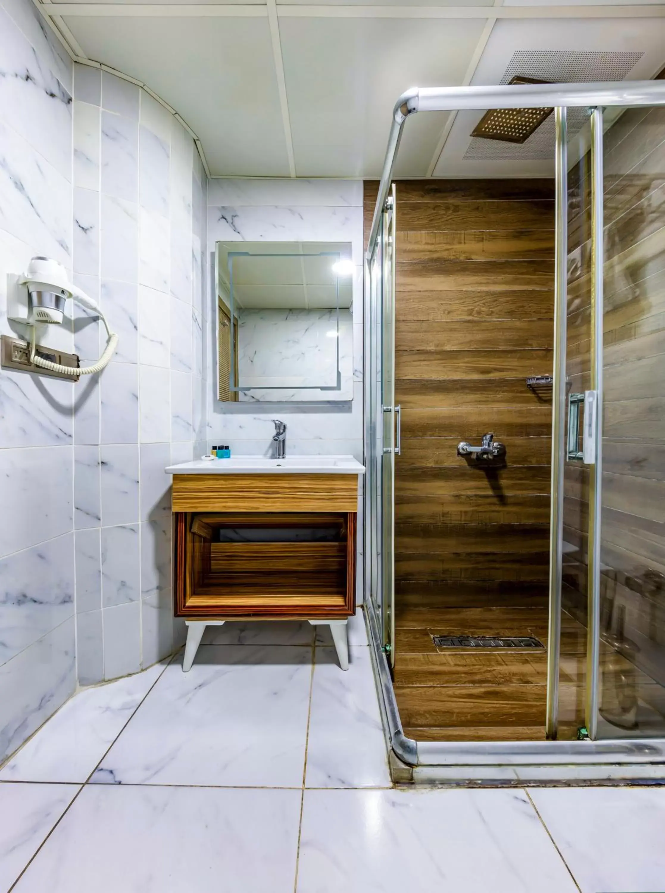 Bathroom in Dem İstanbul Airport Hotel