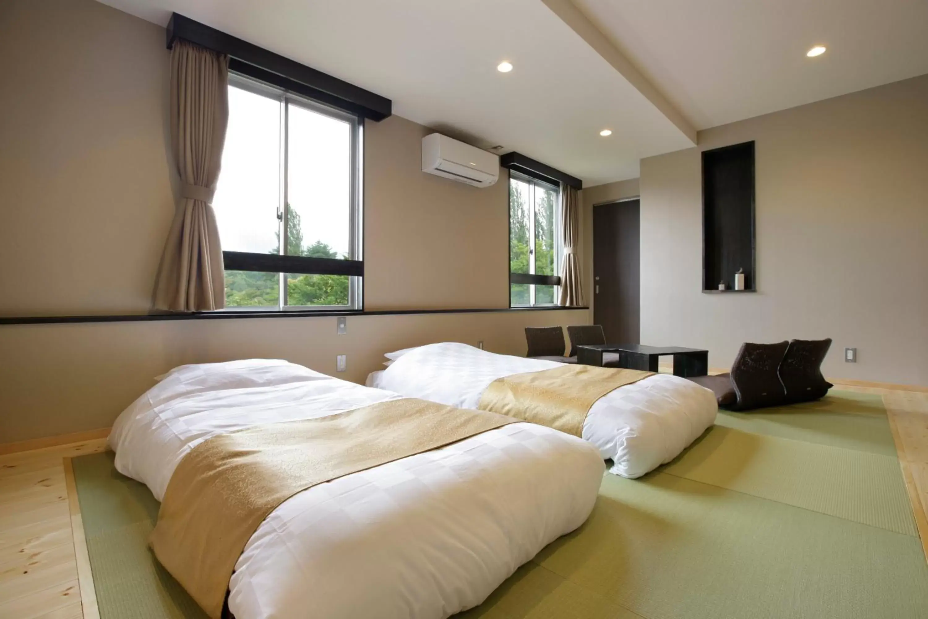 Photo of the whole room, Bed in Royal Hotel Kawaguchiko