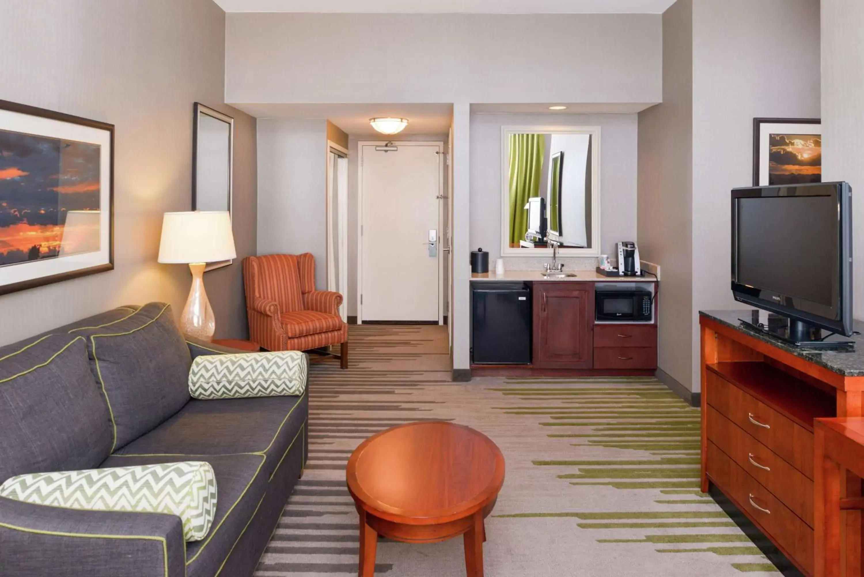 Bedroom, Seating Area in Hilton Garden Inn Yuma Pivot Point