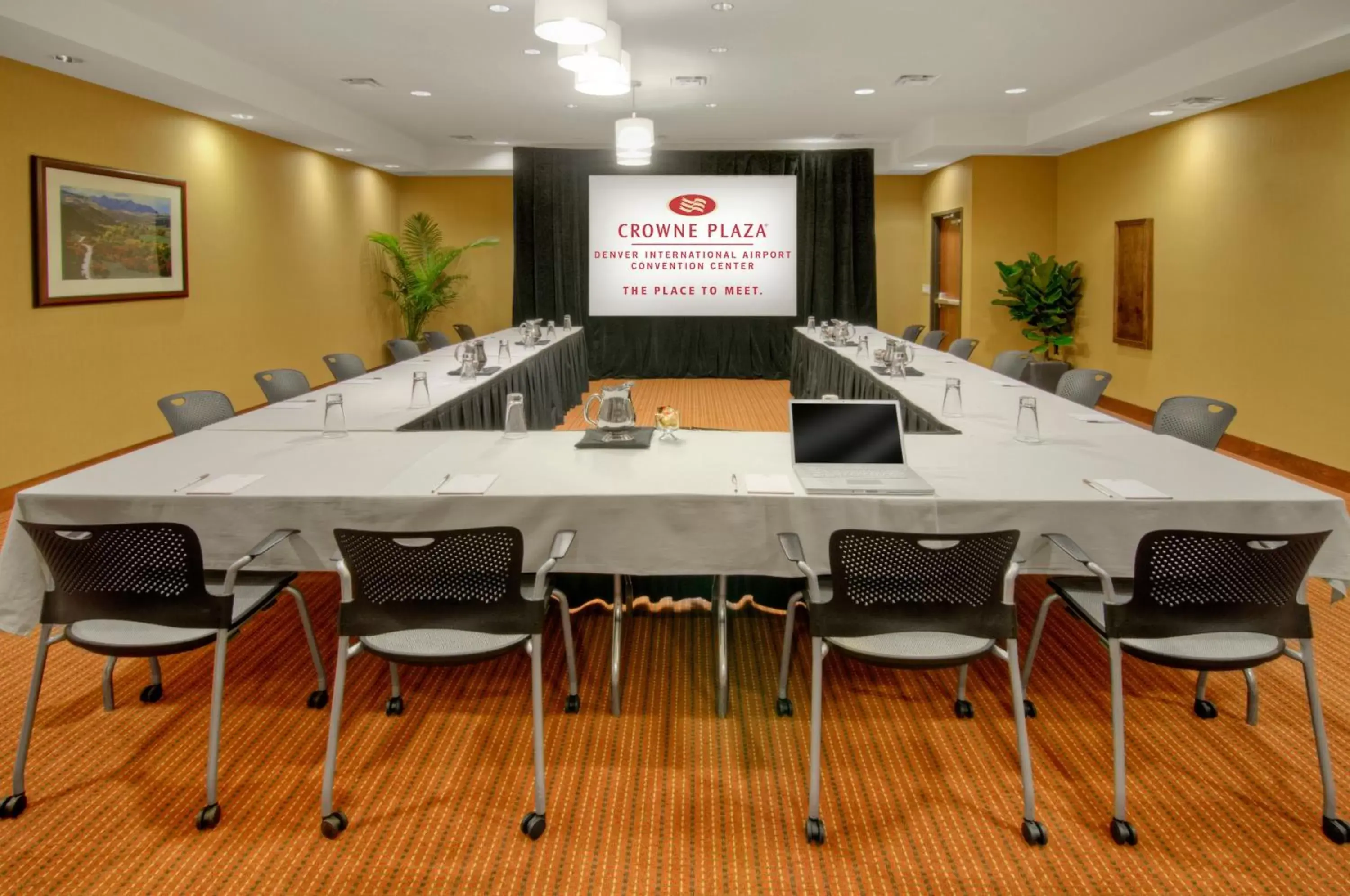 Meeting/conference room in Crowne Plaza Denver International Airport, an IHG Hotel