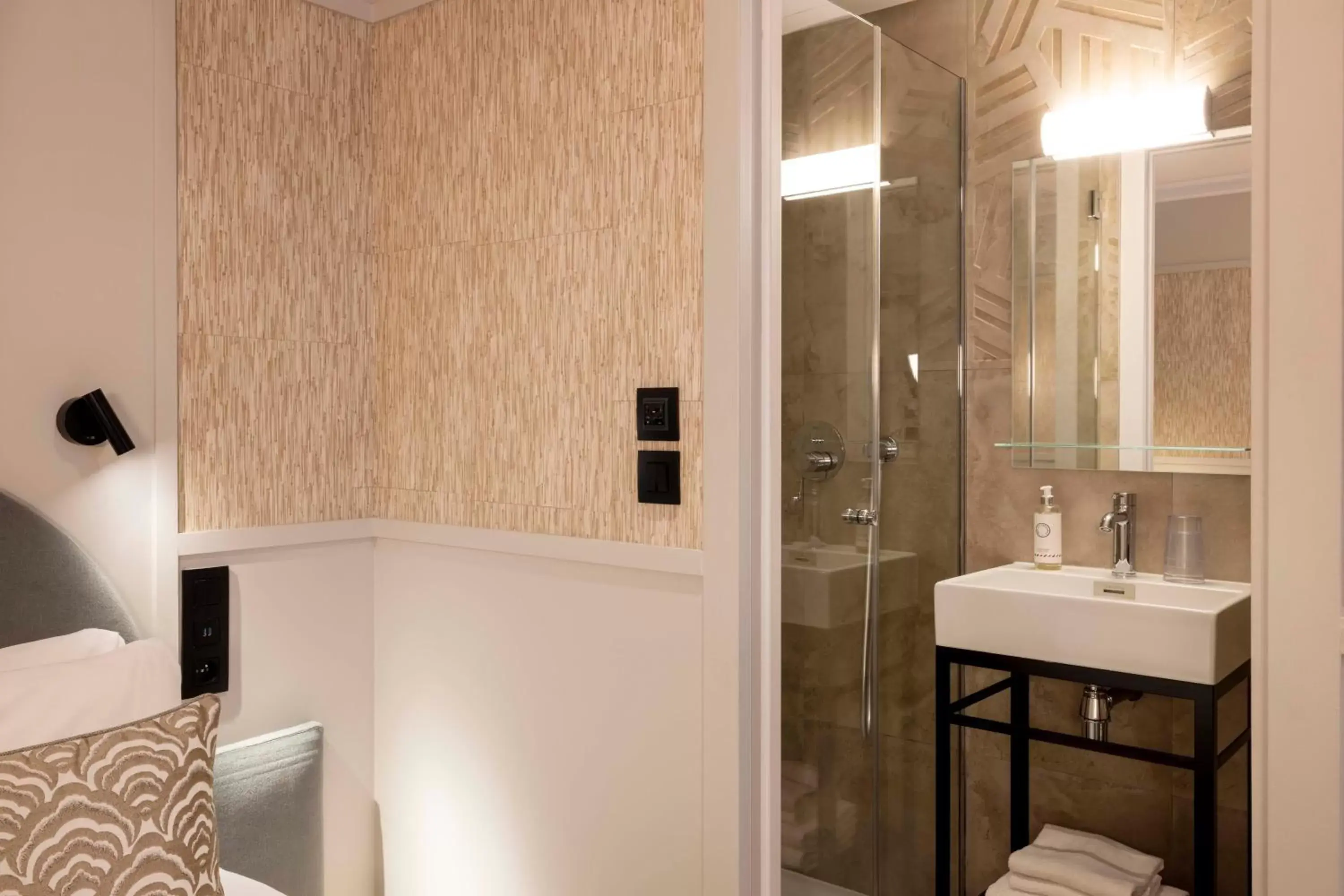 Shower, Bathroom in Grand Hôtel Lévêque