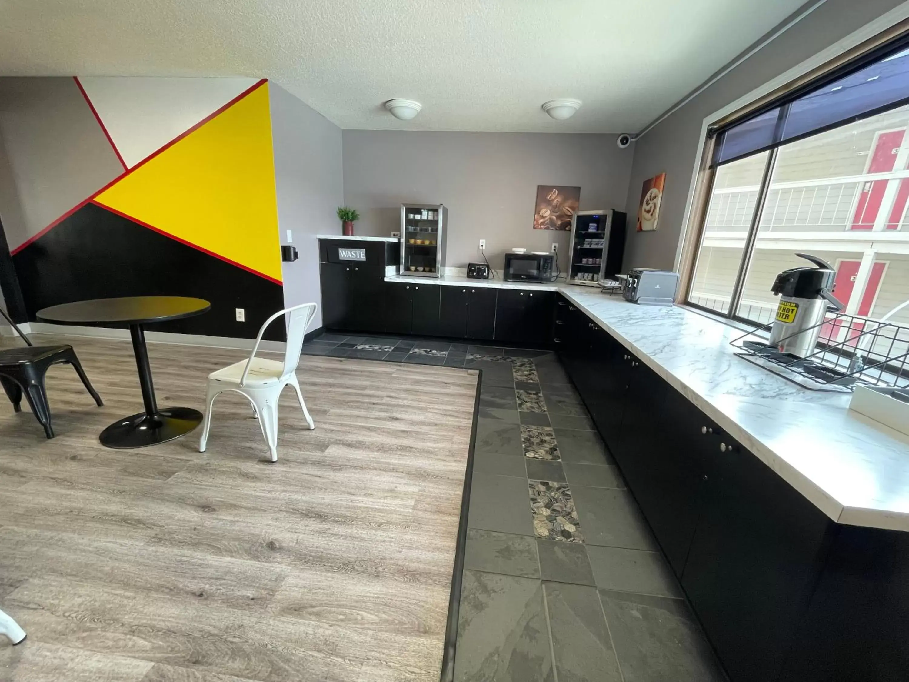 Breakfast in Sunnyside Inn and Suites Breakfast in Sunnyside Inn and Suites