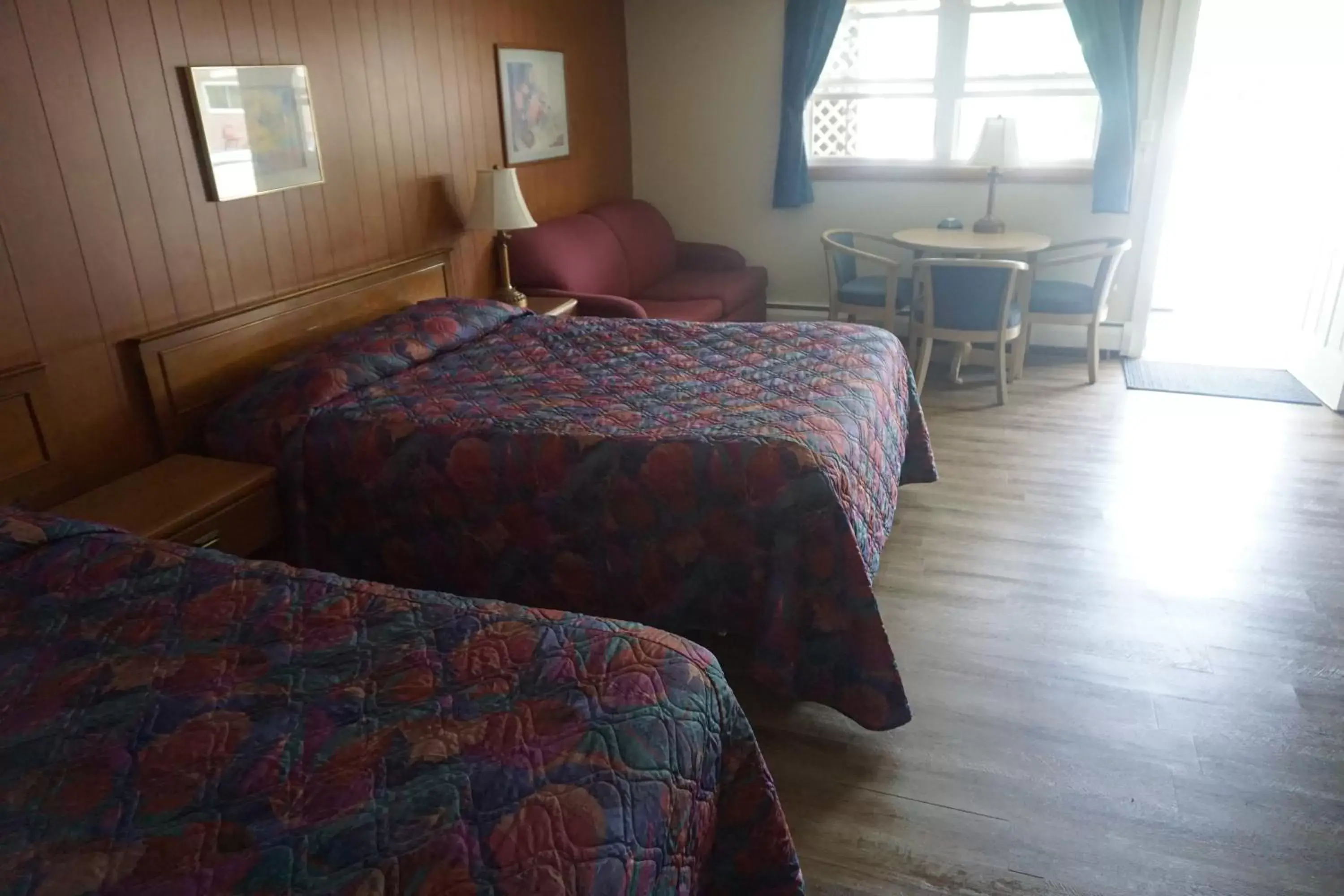 Bed in Northern Peaks Motor Inn