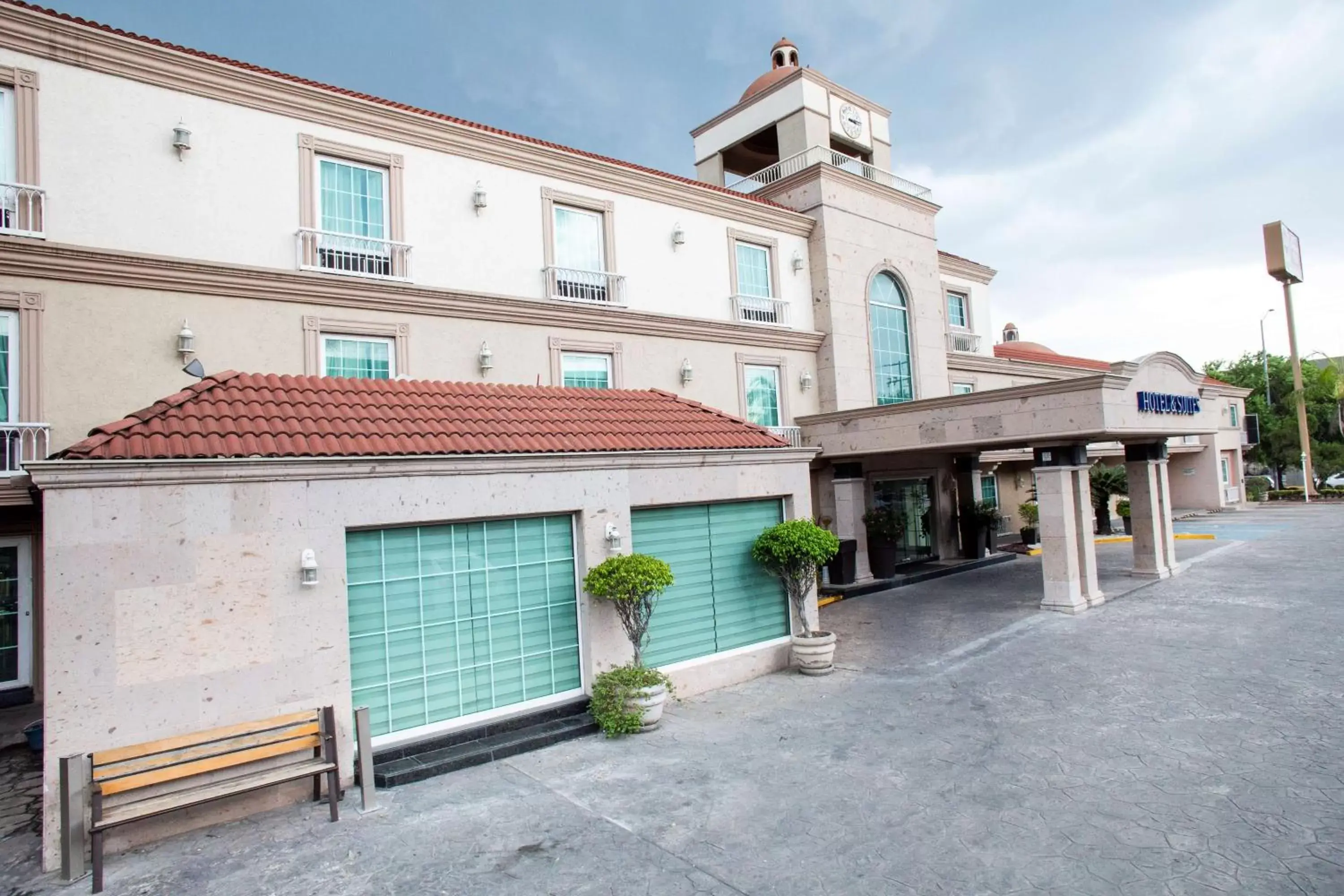 Property Building in Best Western PLUS Monterrey Colón Property Building in Best Western PLUS Monterrey Colón