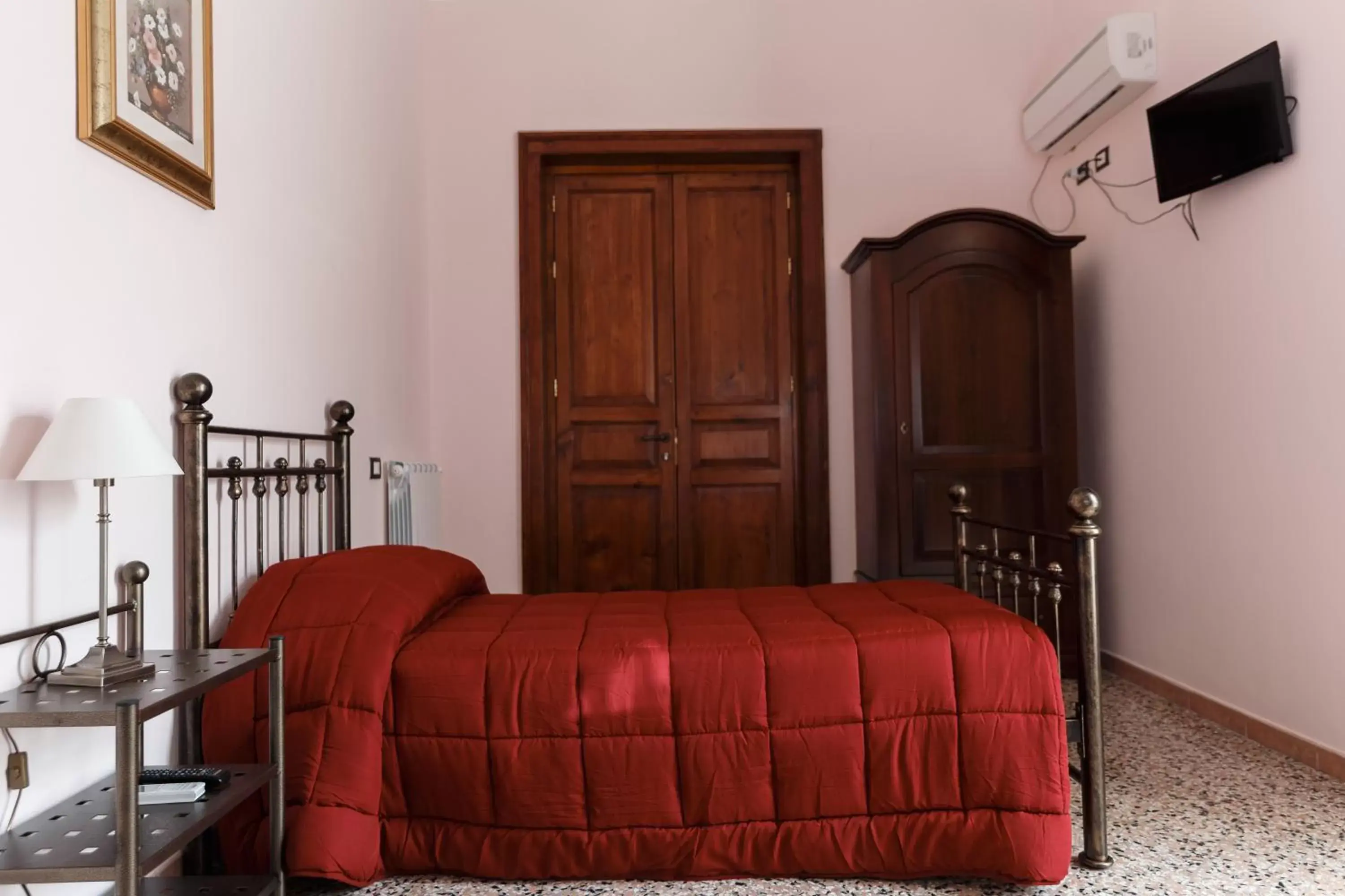 Bedroom, Bed in B&B Batarà - "La Terrazza del Centro"