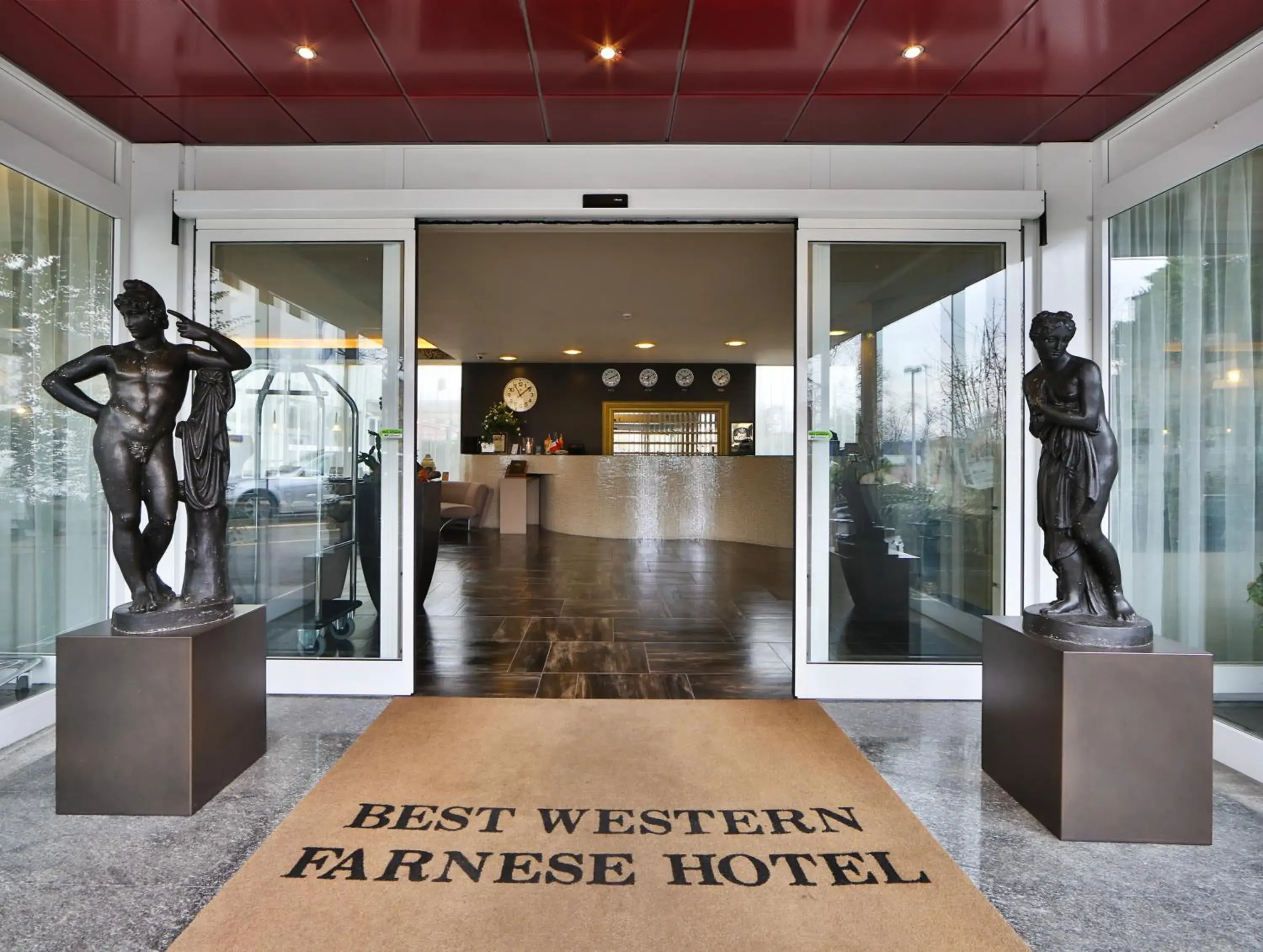 Facade/entrance in Best Western Plus Hotel Farnese