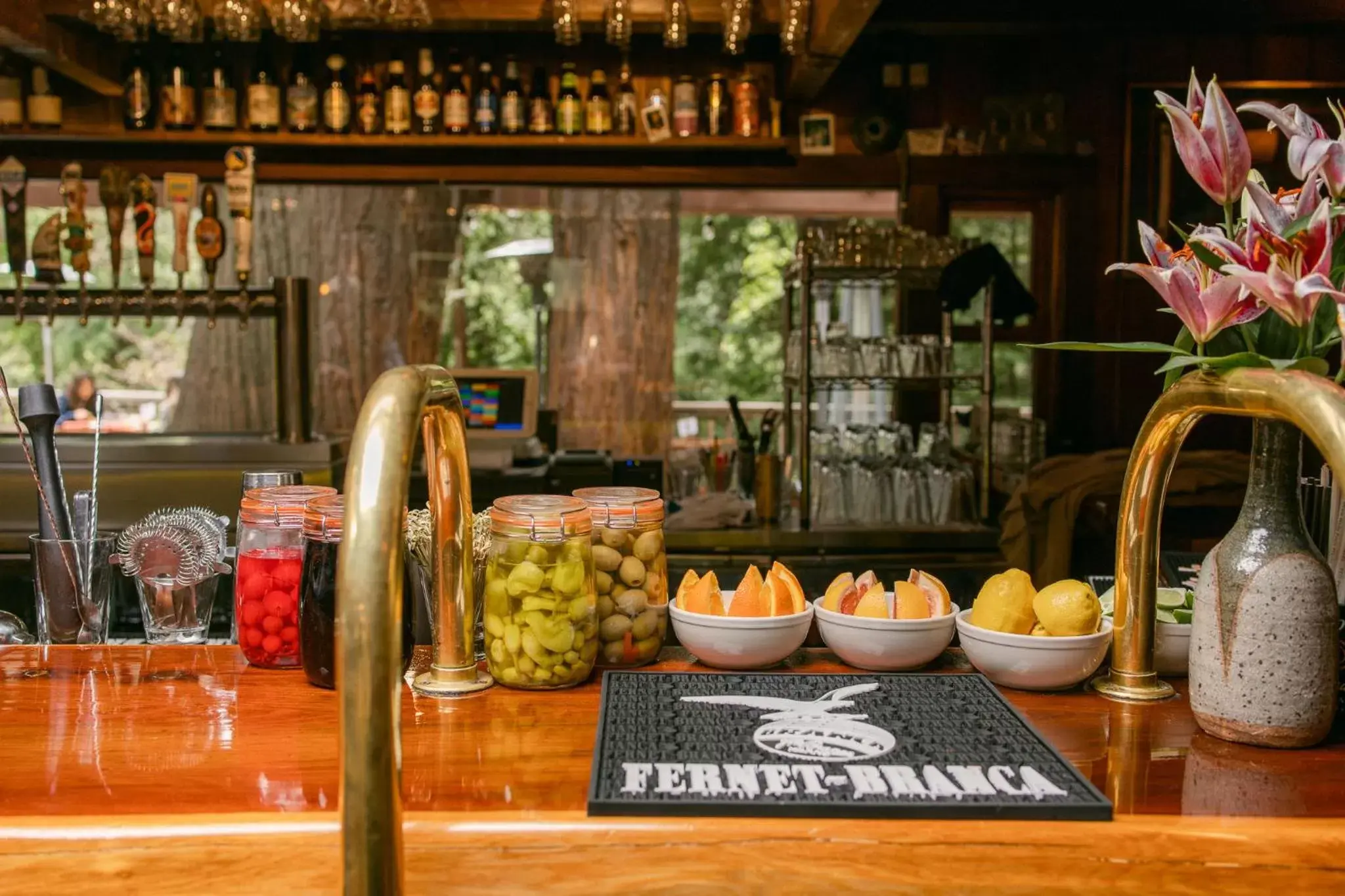 Lounge or bar in Fernwood Resort