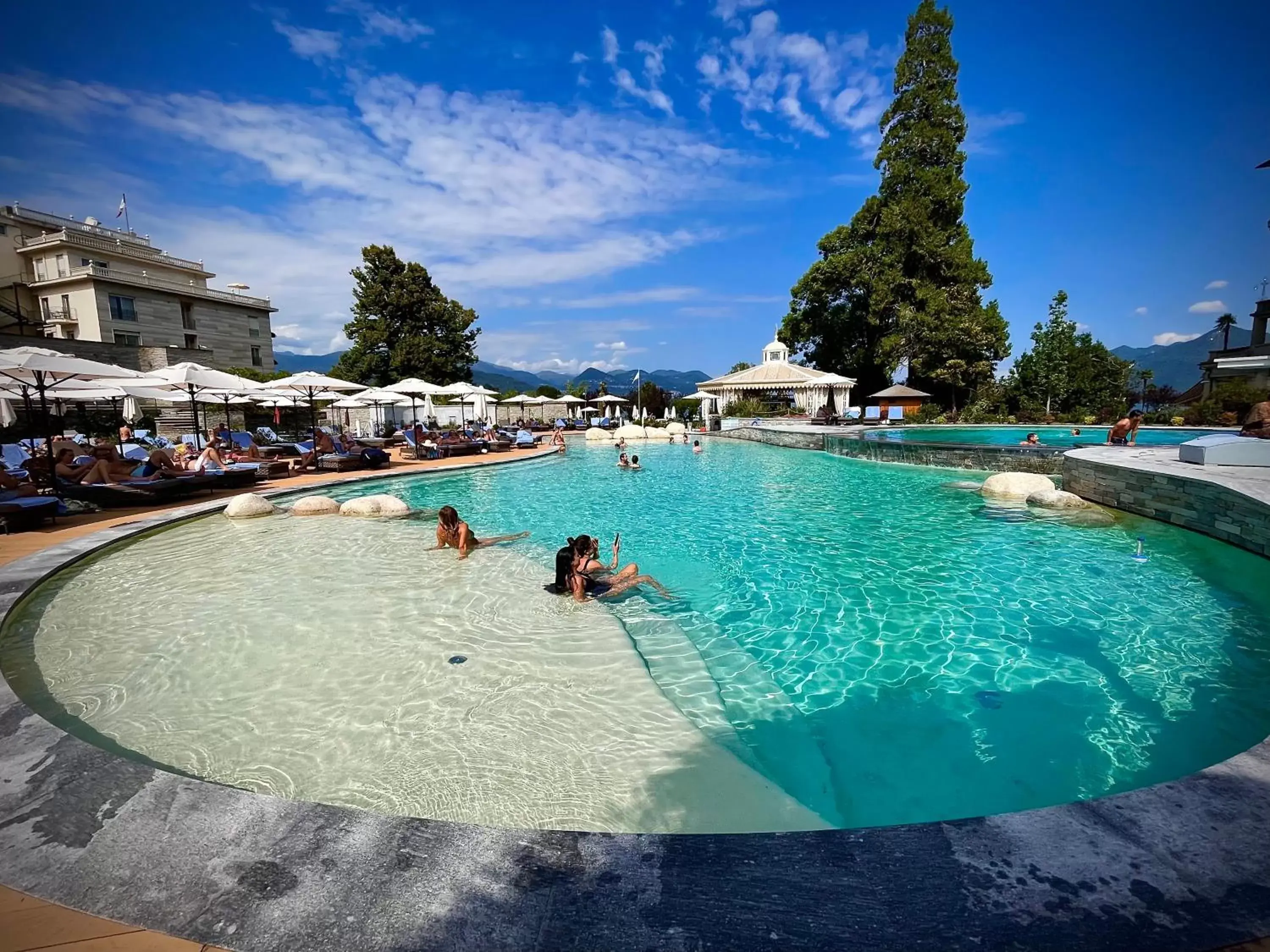 Swimming Pool in Grand Hotel des Iles Borromées & SPA