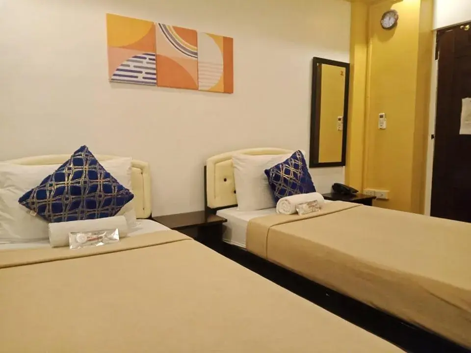 Bed in Amax Inn Cebu