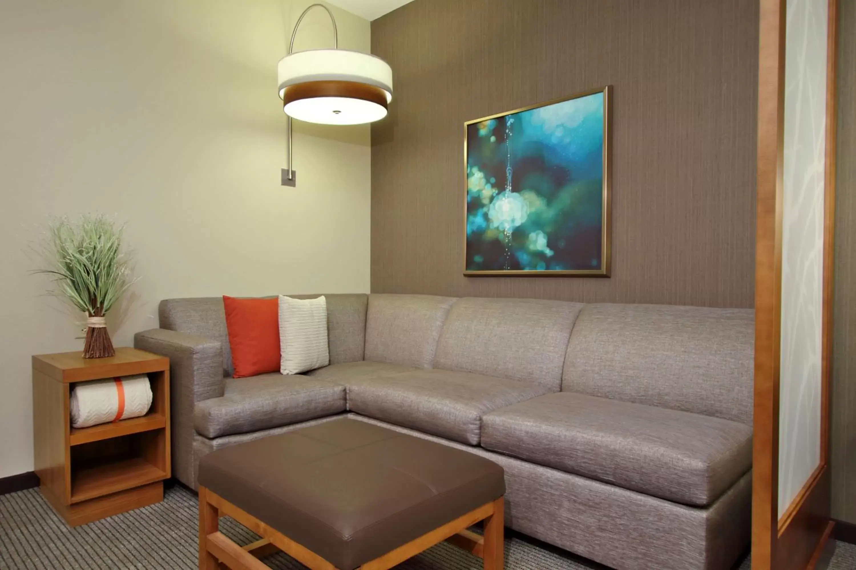 Photo of the whole room, Seating Area in Hyatt Place Houston NW Vintage Park