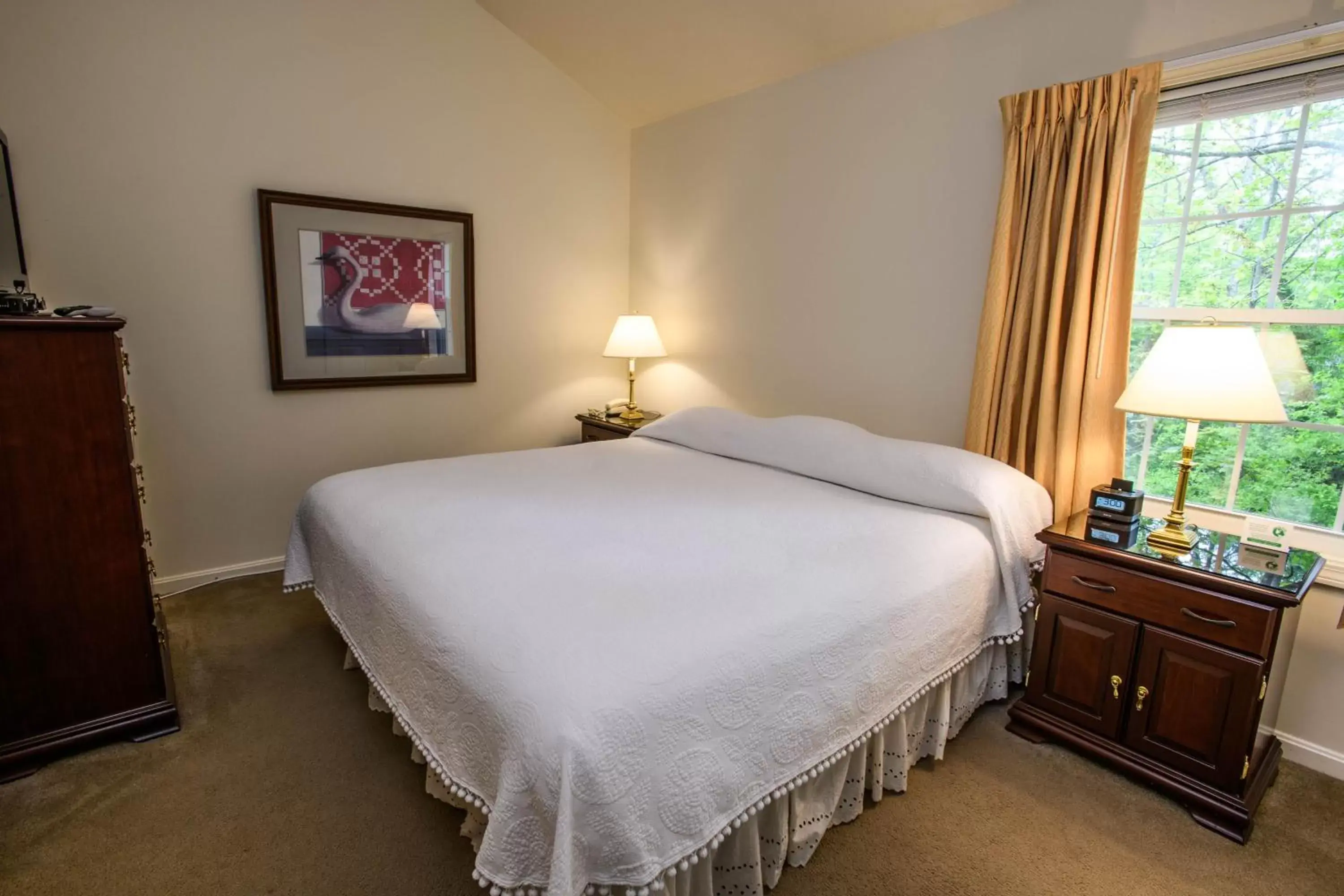 Bedroom, Bed in The Harraseeket Inn & Suites