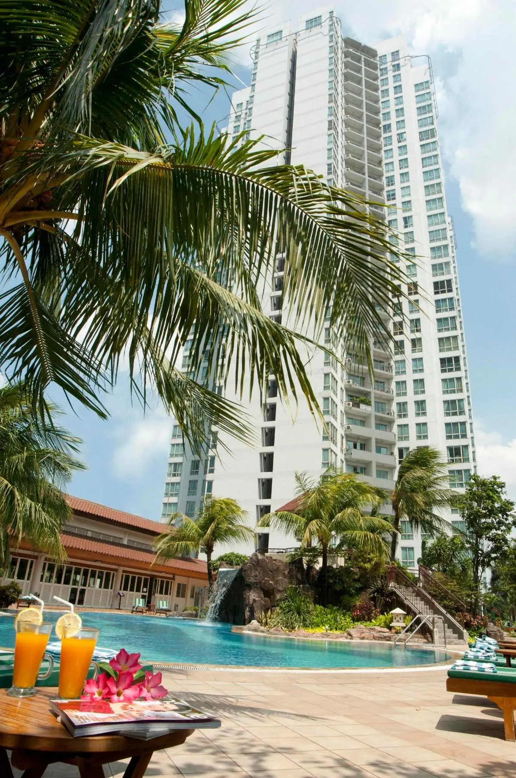 Facade/entrance in The Residences at Puri Casablanca Facade/entrance in The Residences at Puri Casablanca