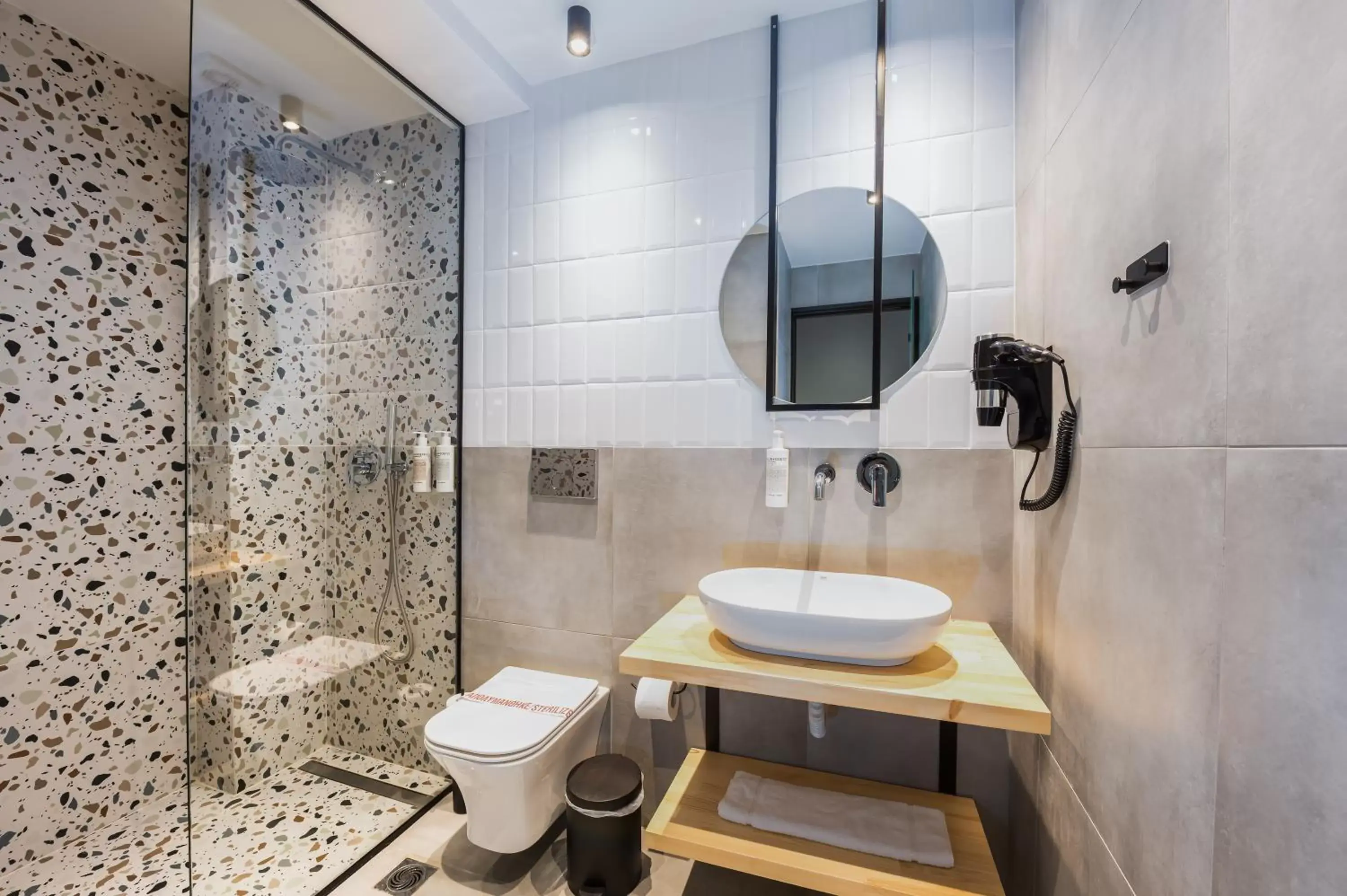 Shower, Bathroom in Centro Hotel Ioannina