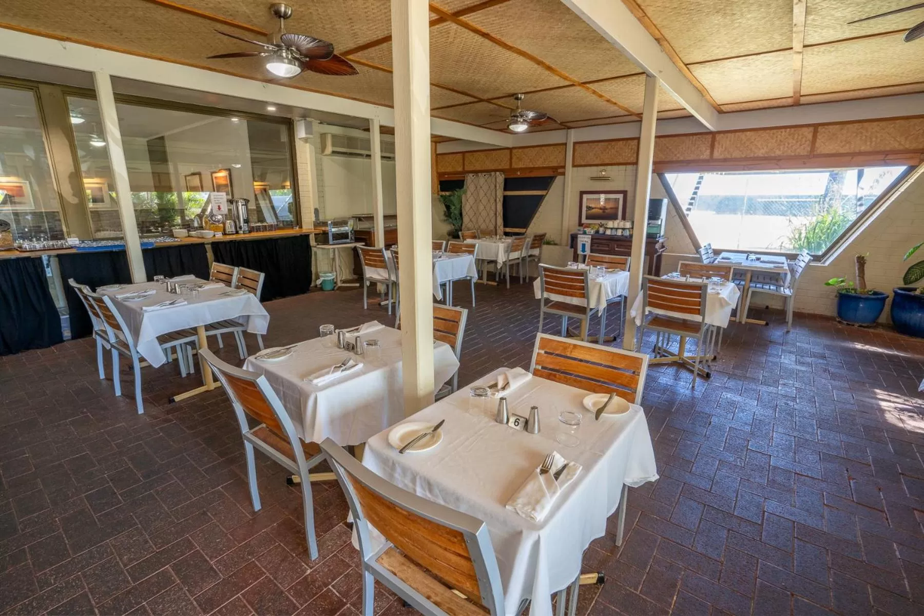 Restaurant/places to eat in Hospitality Carnarvon, SureStay Collection by Best Western