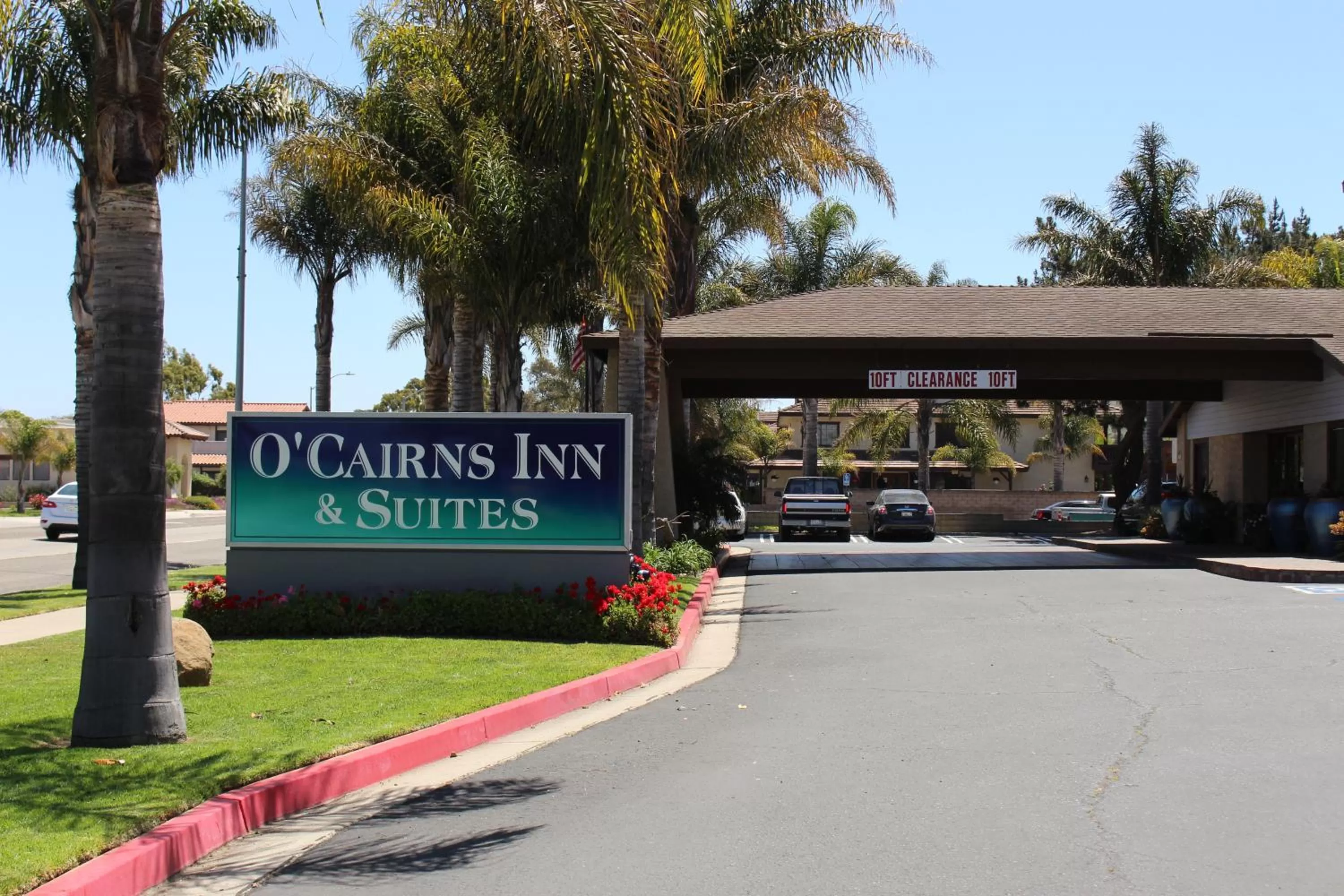 Facade/entrance in O'Cairns Inn and Suites