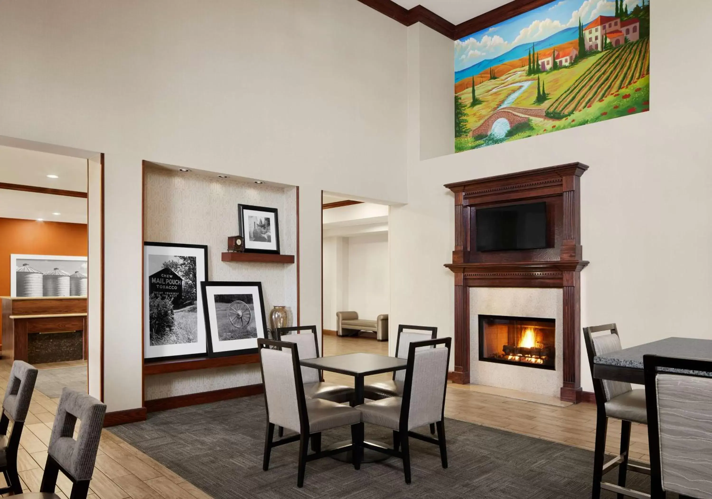 Lobby or reception, Dining Area in Hampton Inn & Suites Tulsa South Bixby