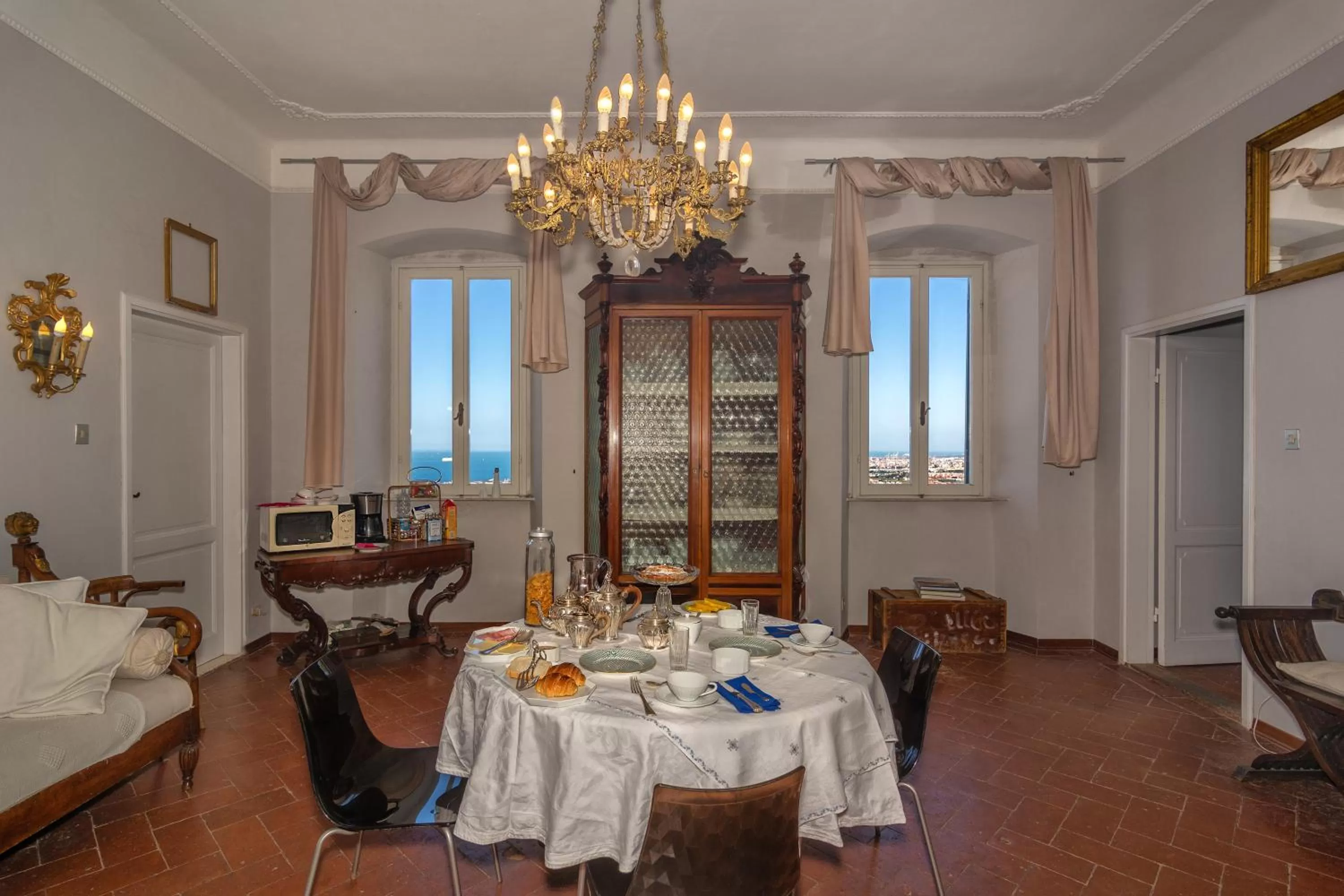 Continental breakfast in Villa Eugenia