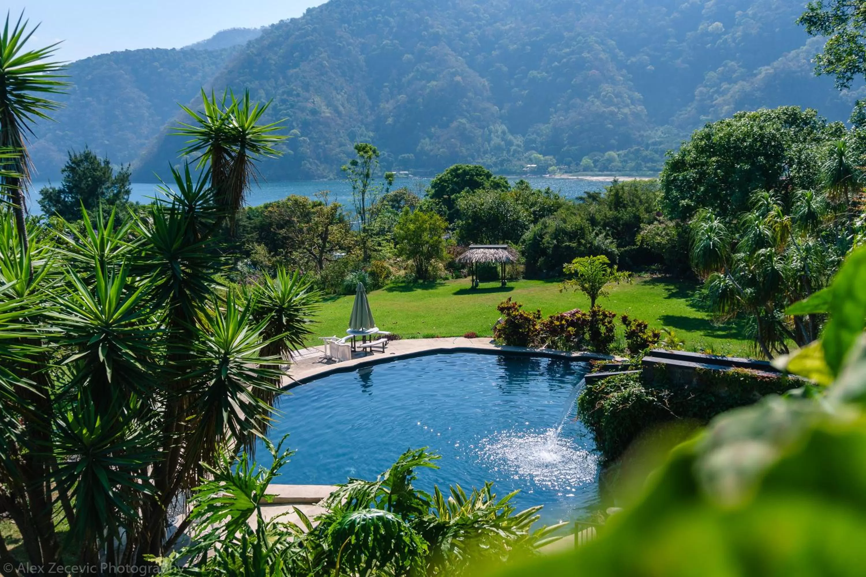 Swimming pool in Hotel Toliman
