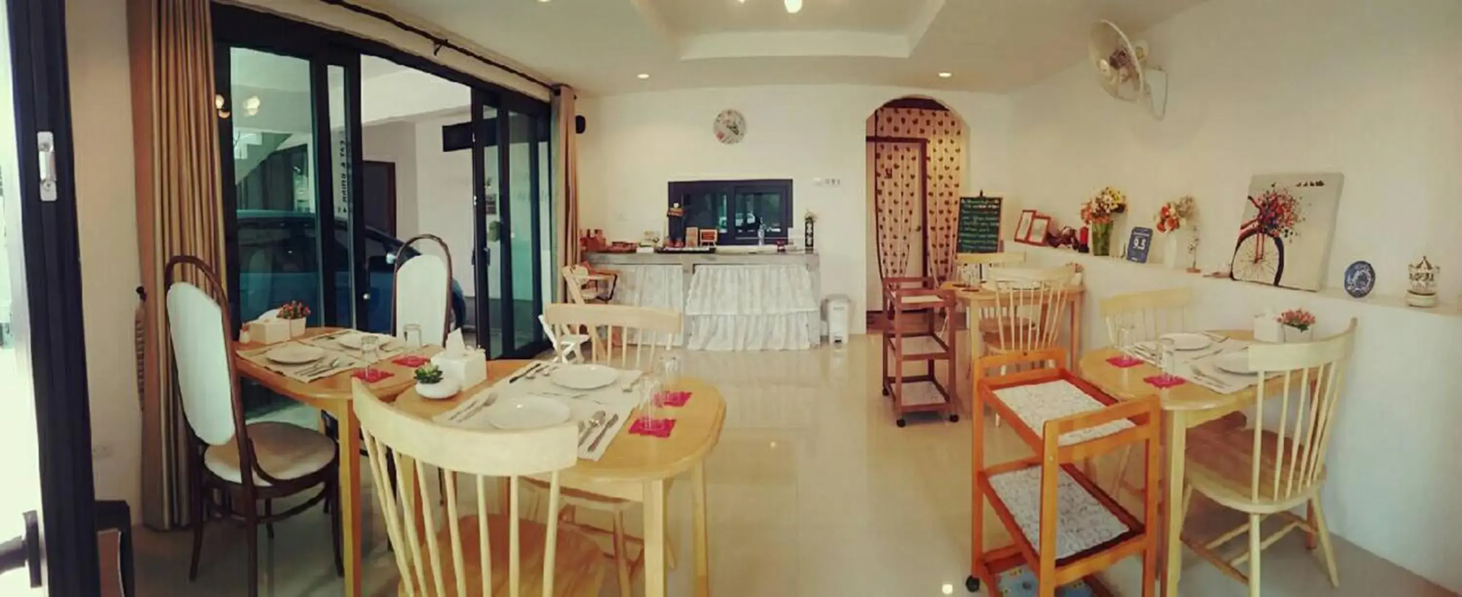 Restaurant/Places to Eat in Jamjuree Home