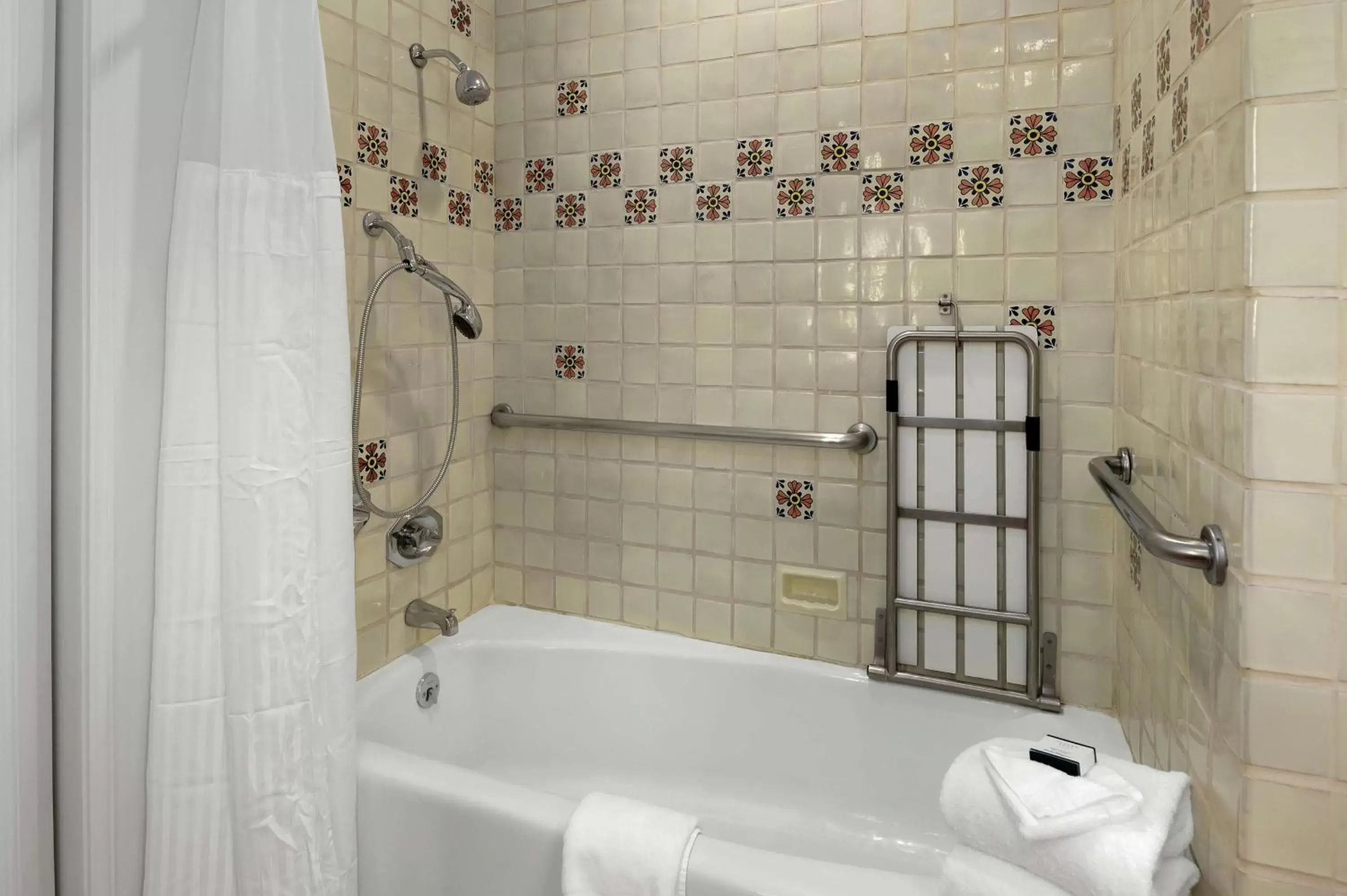 Bathroom in La Quinta Resort & Club, Curio Collection