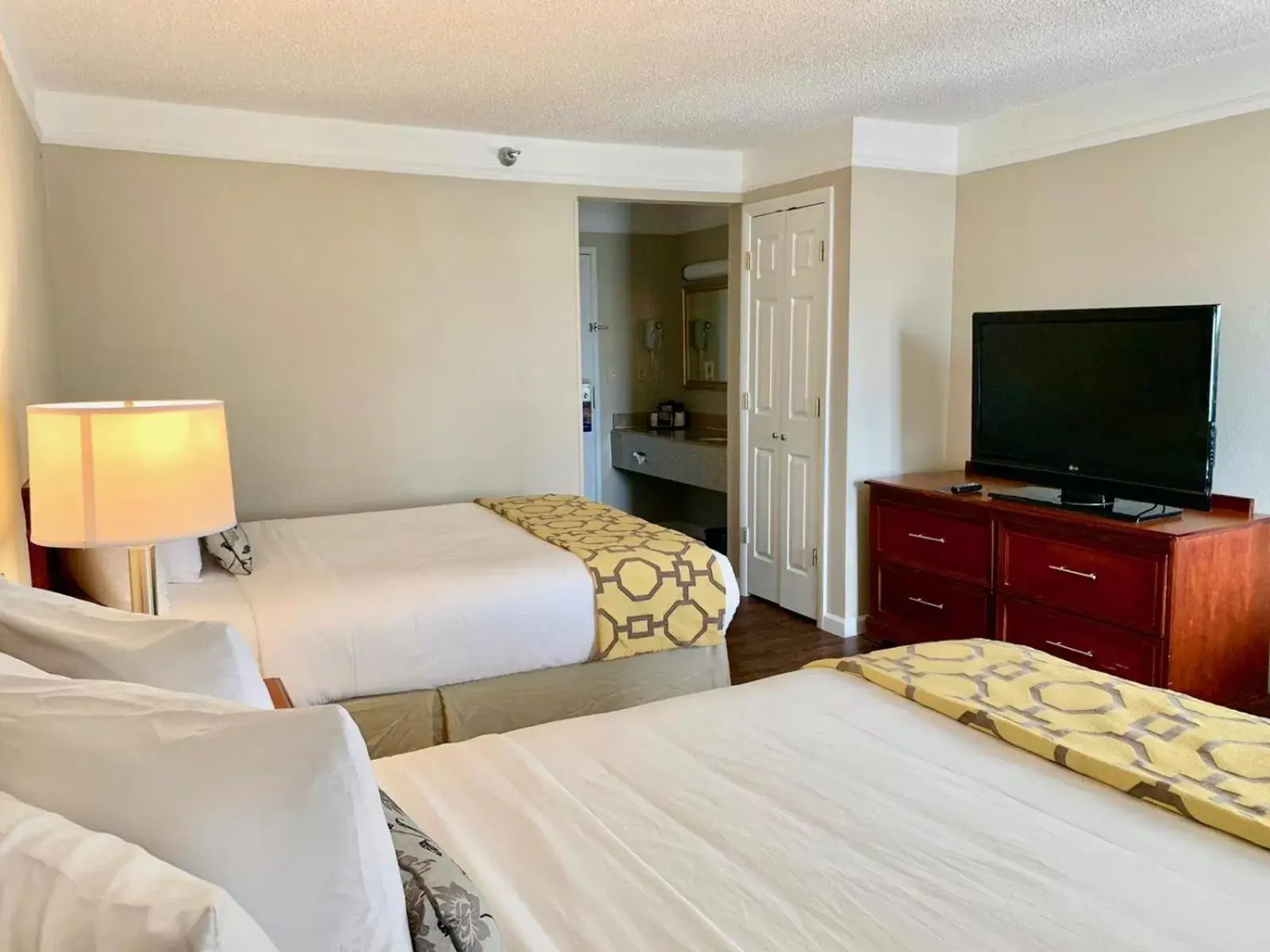 Bed in Baymont by Wyndham Texarkana