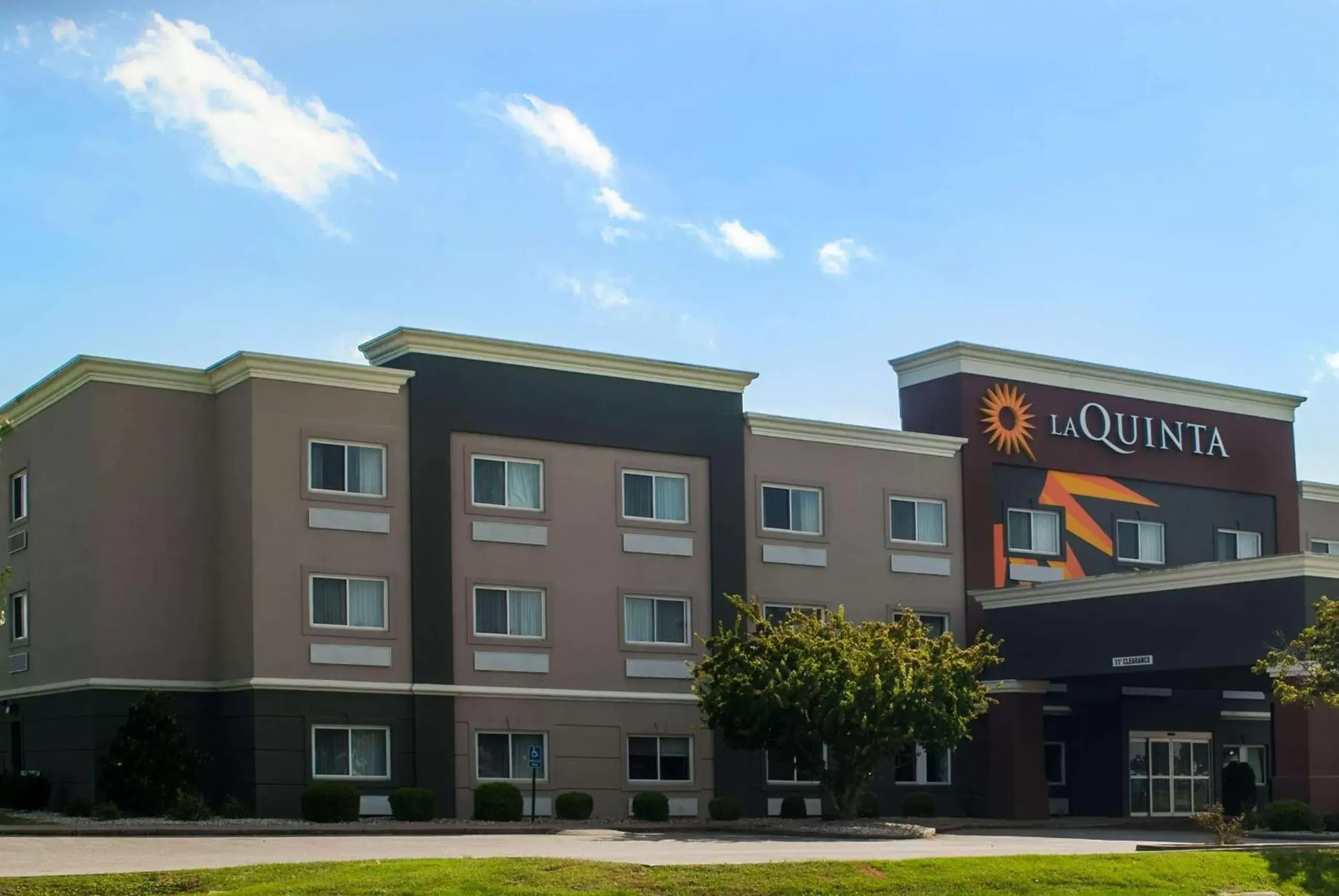 Property Building in La Quinta by Wyndham Evansville