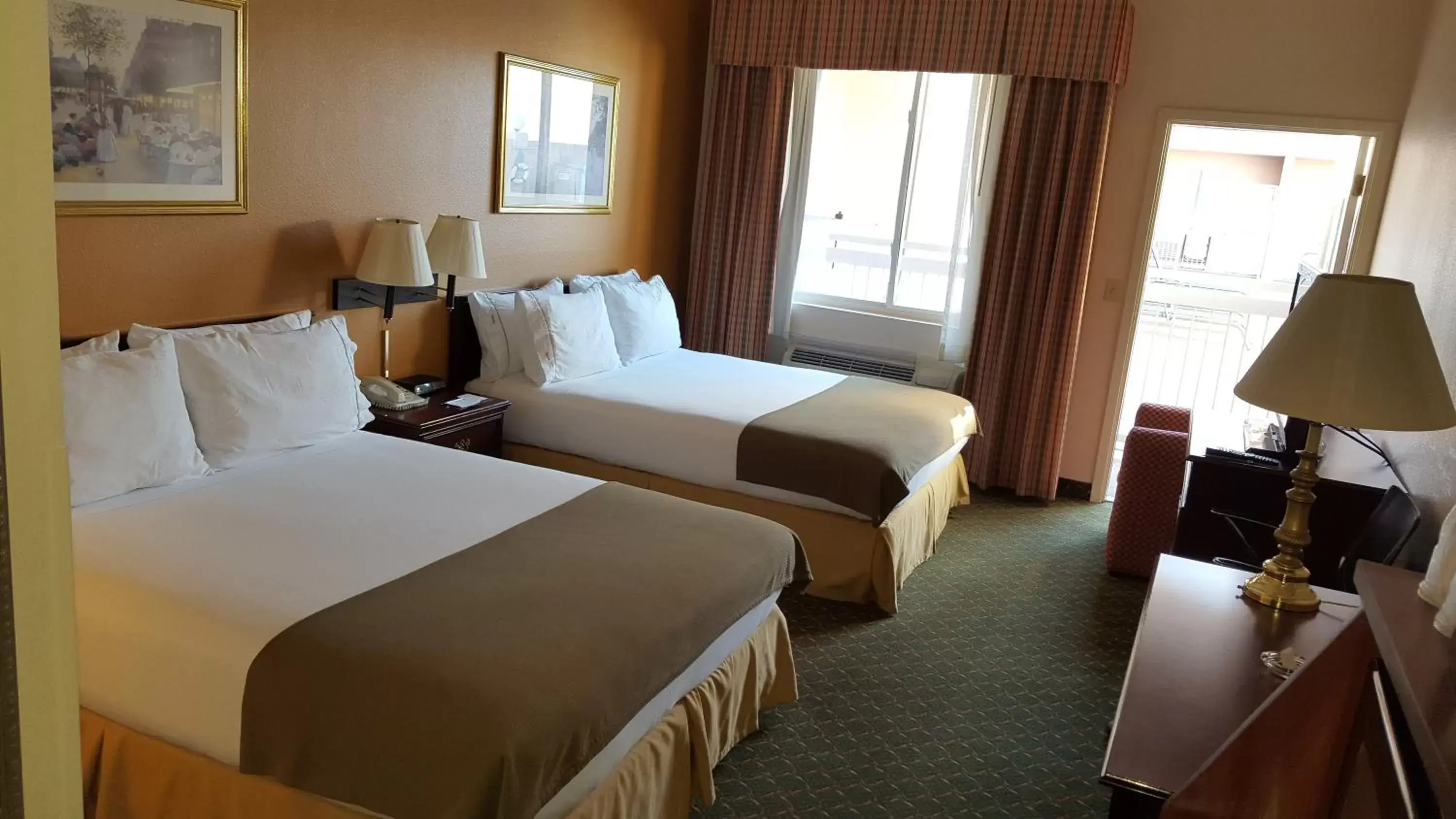 Photo of the whole room, Bed in Country Inn & Suites by Radisson, Fort Worth West l-30 NAS JRB