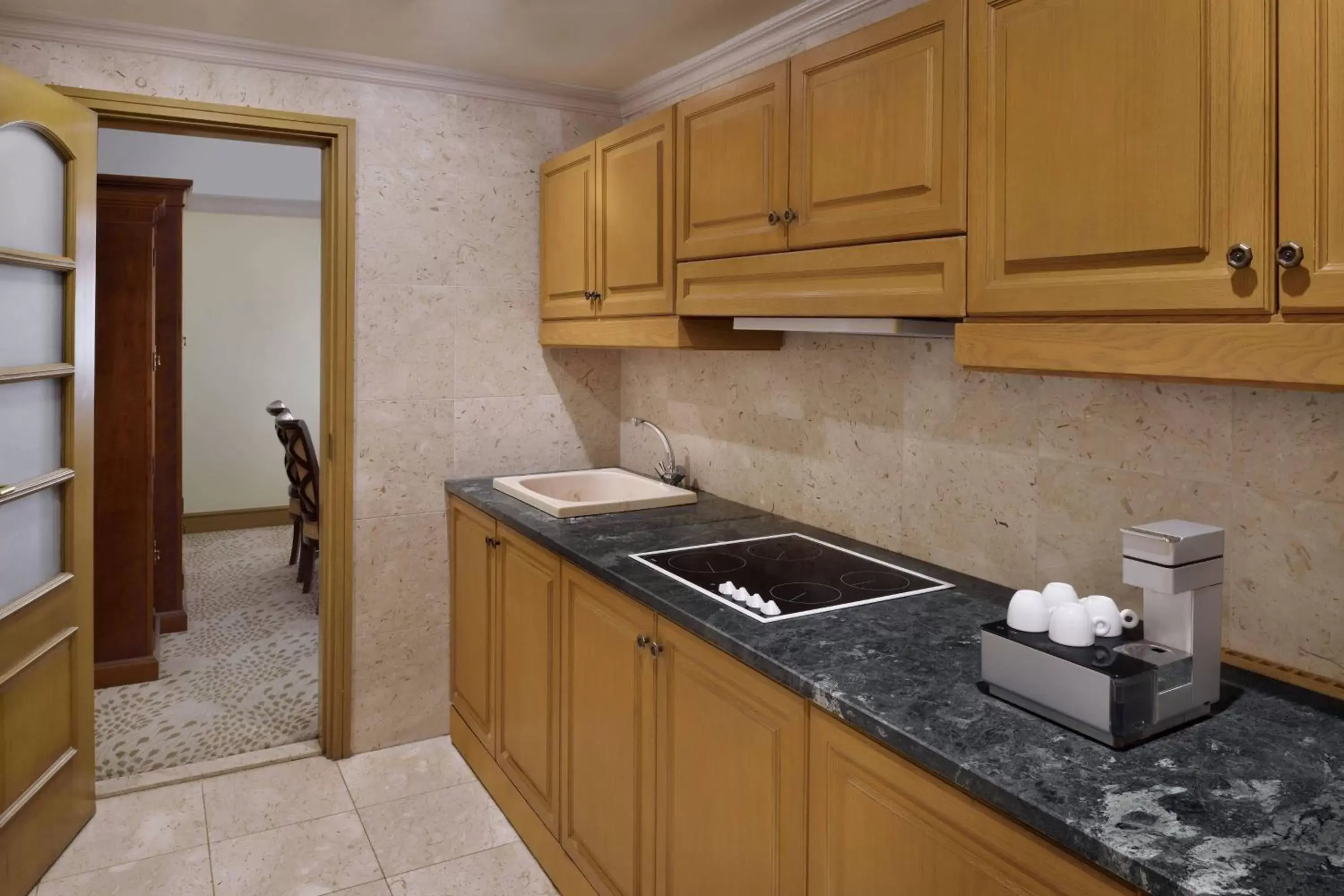 Kitchen or kitchenette, Kitchen/Kitchenette in Dead Sea Marriott Resort & Spa