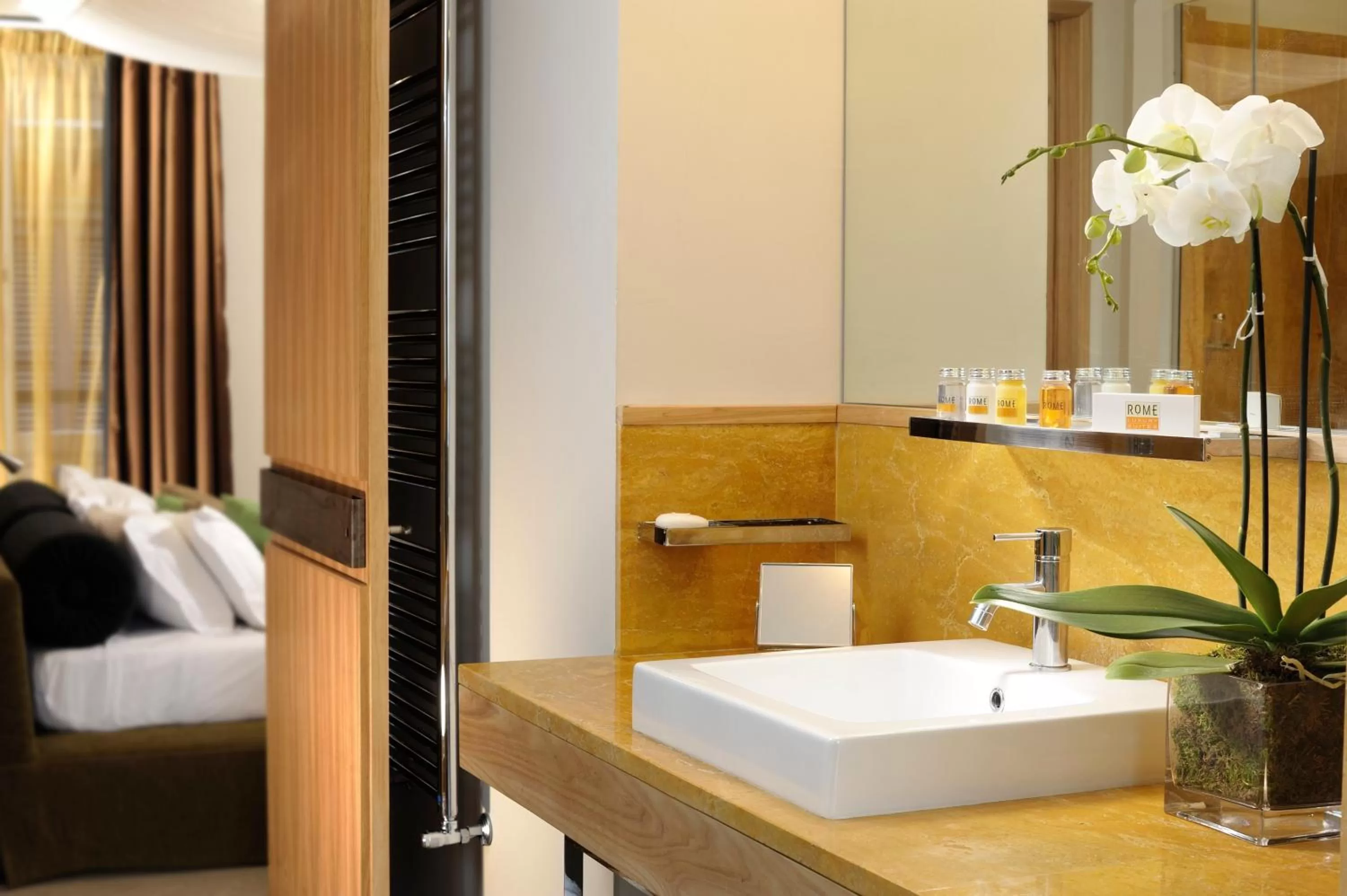 Bathroom, Bed in Babuino 181 - Small Luxury Hotels of the World