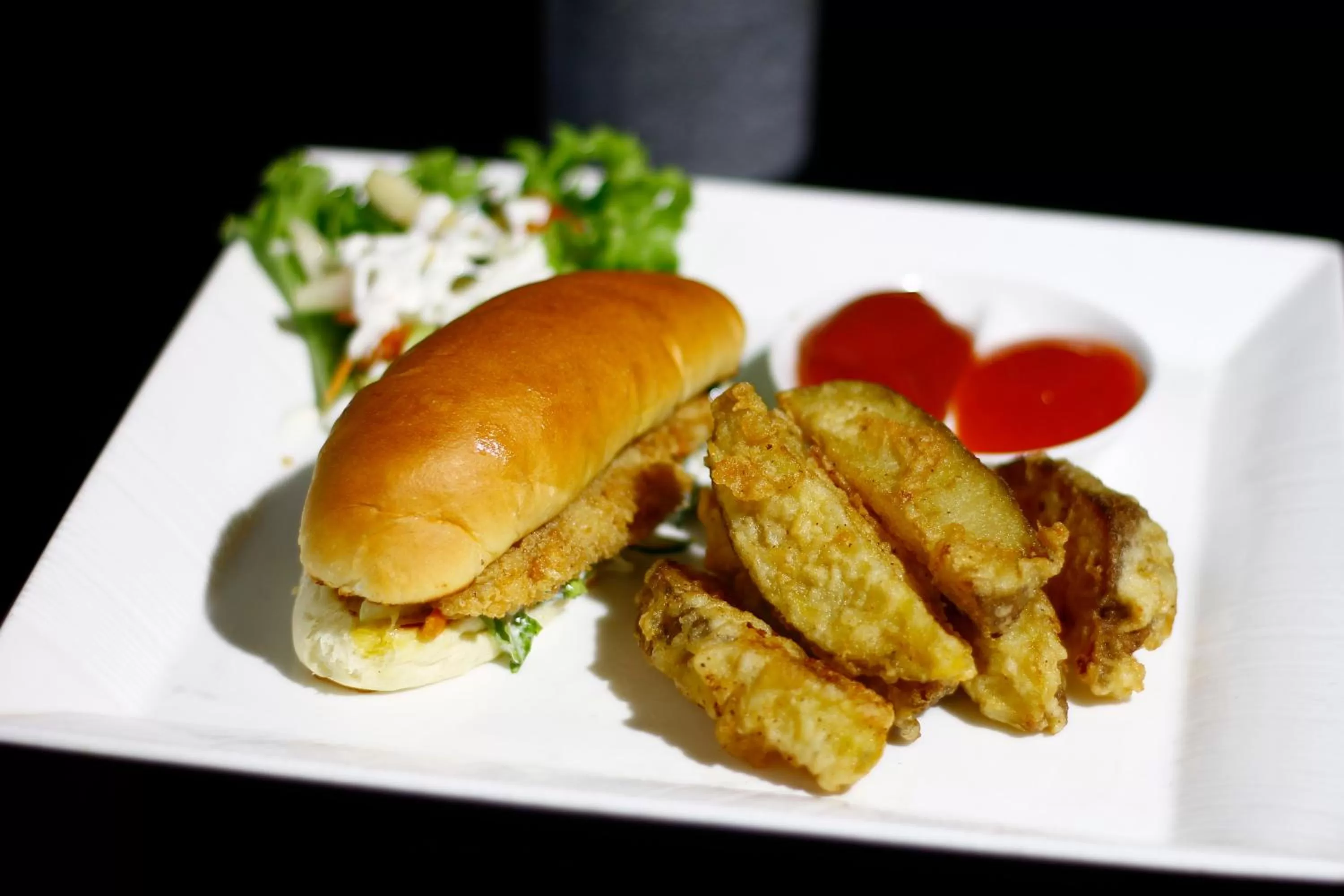 Restaurant/places to eat in Novotel Balikpapan