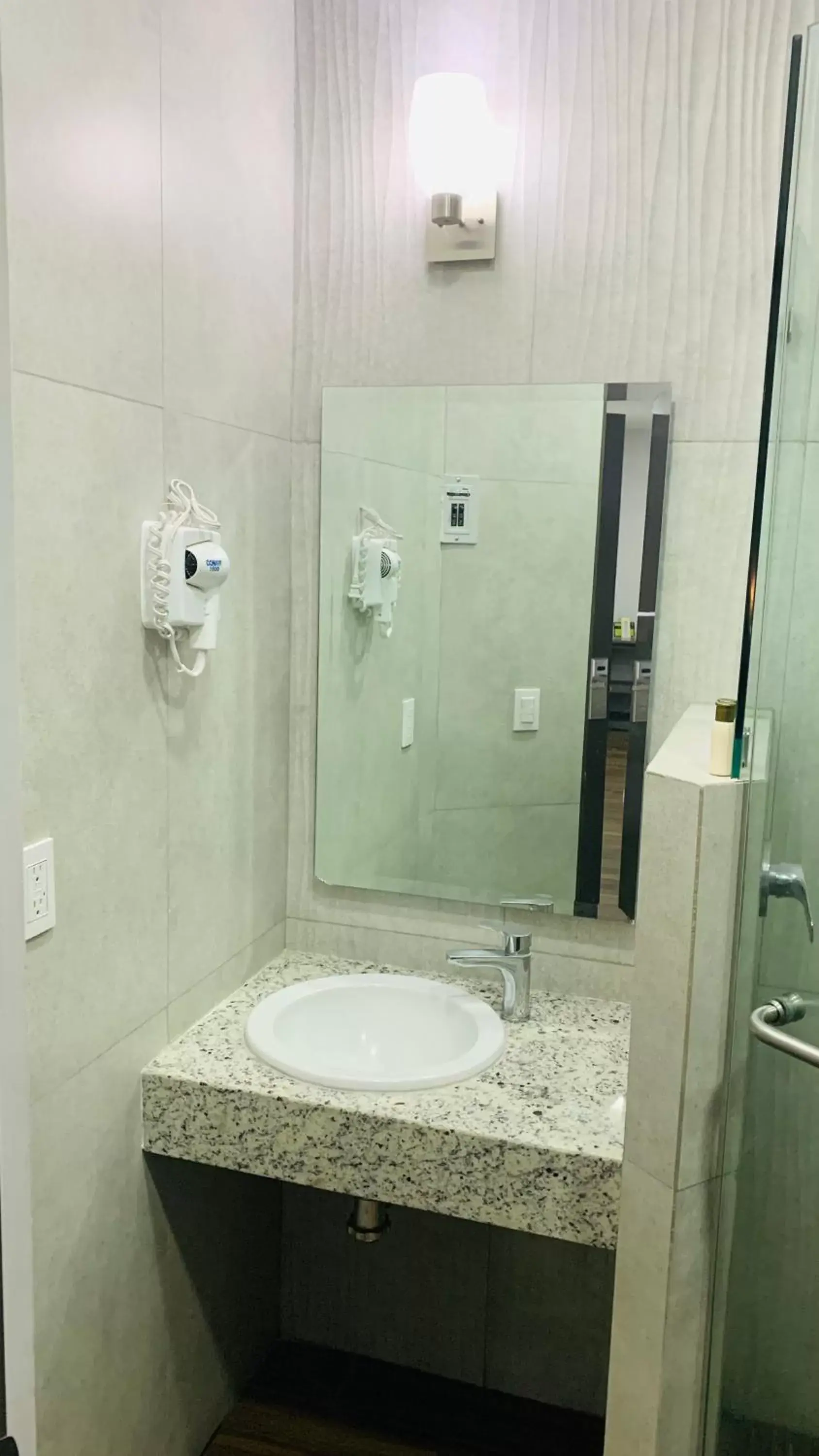 Bathroom in Hotel Bugari Aeropuerto Guadalajara