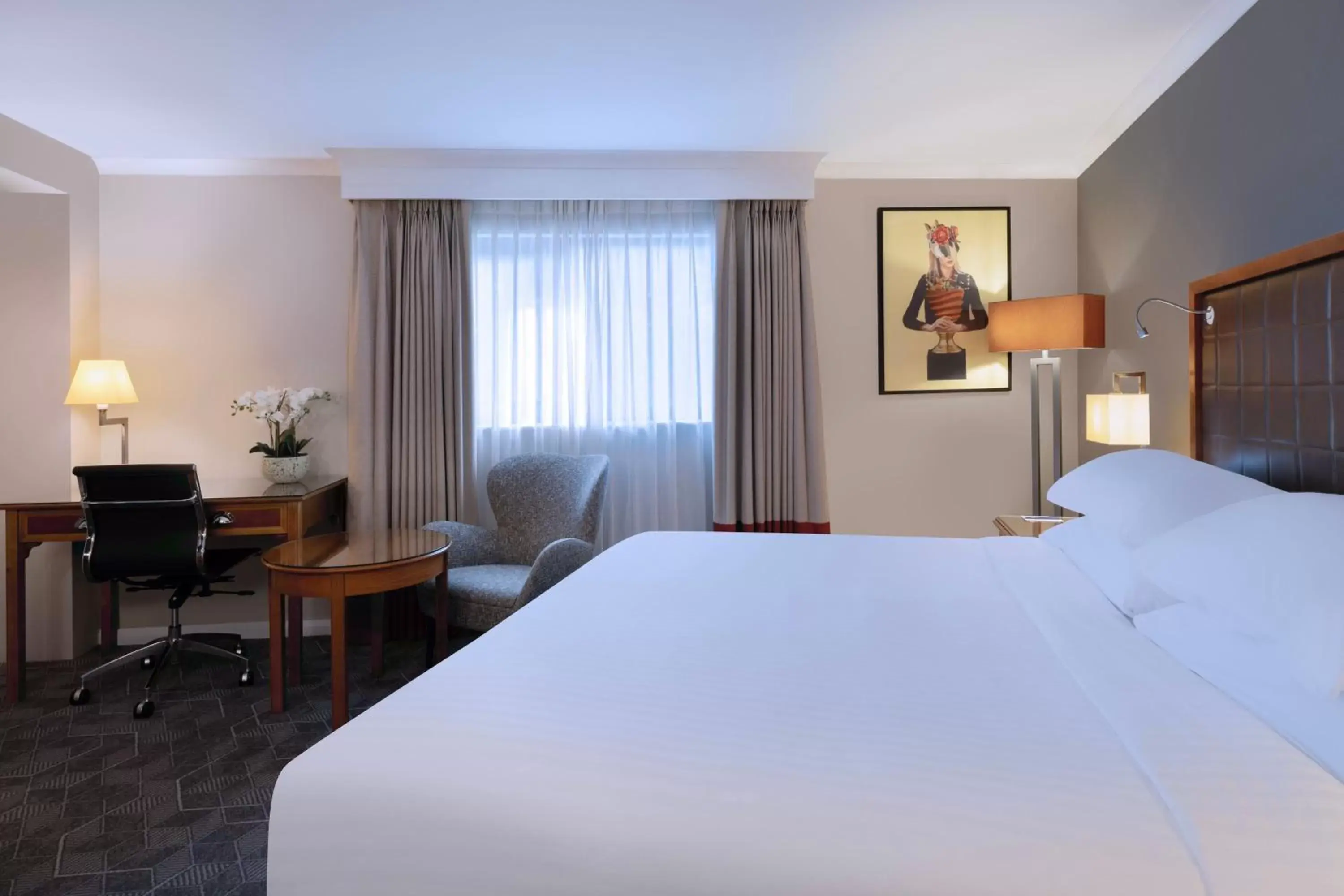 Photo of the whole room, Bed in Delta Hotels by Marriott Peterborough