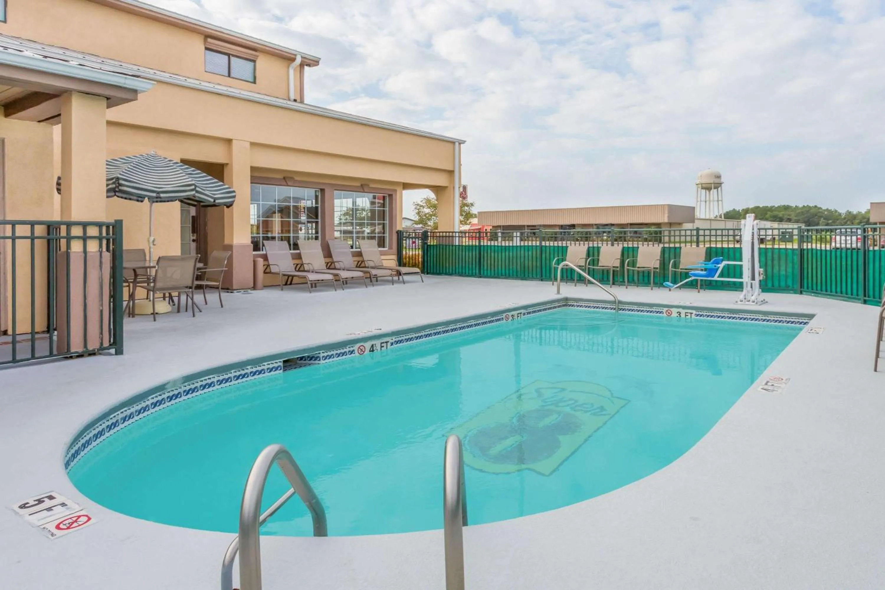 On site in Super 8 by Wyndham Santee