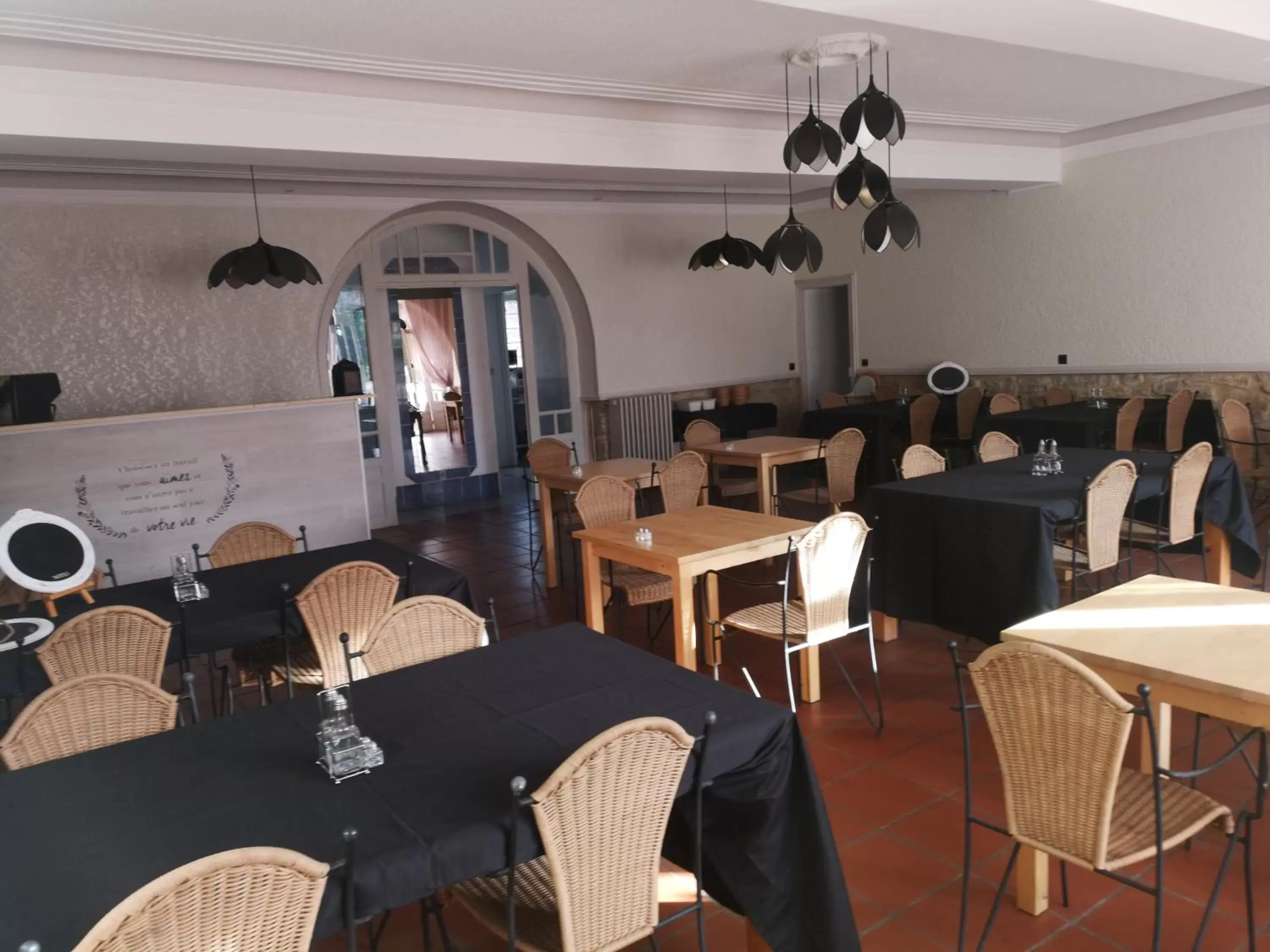 Restaurant/Places to Eat in Hôtel Castel d'Olmes