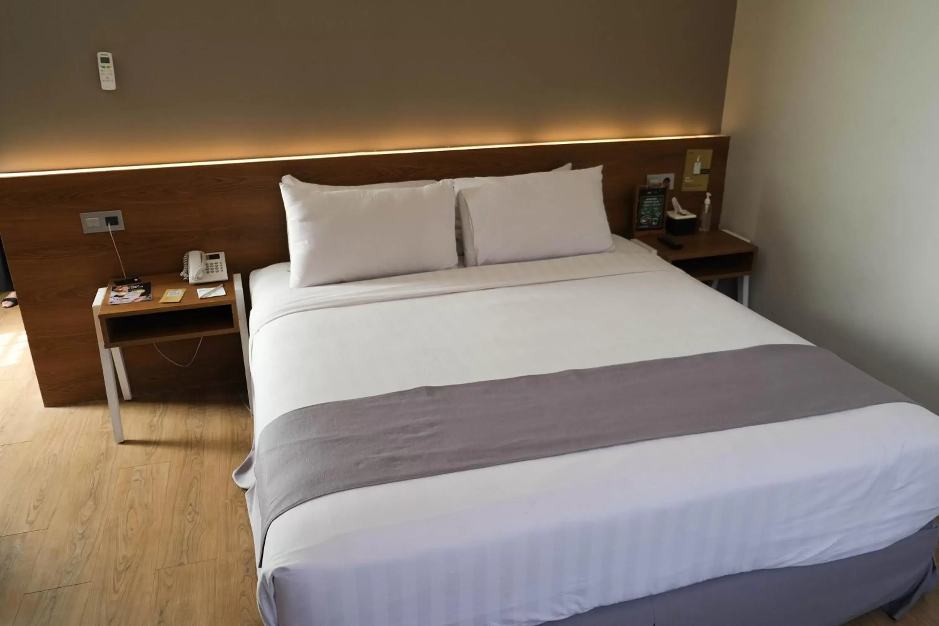 Bed in Allstay Hotel Semarang Simpang Lima