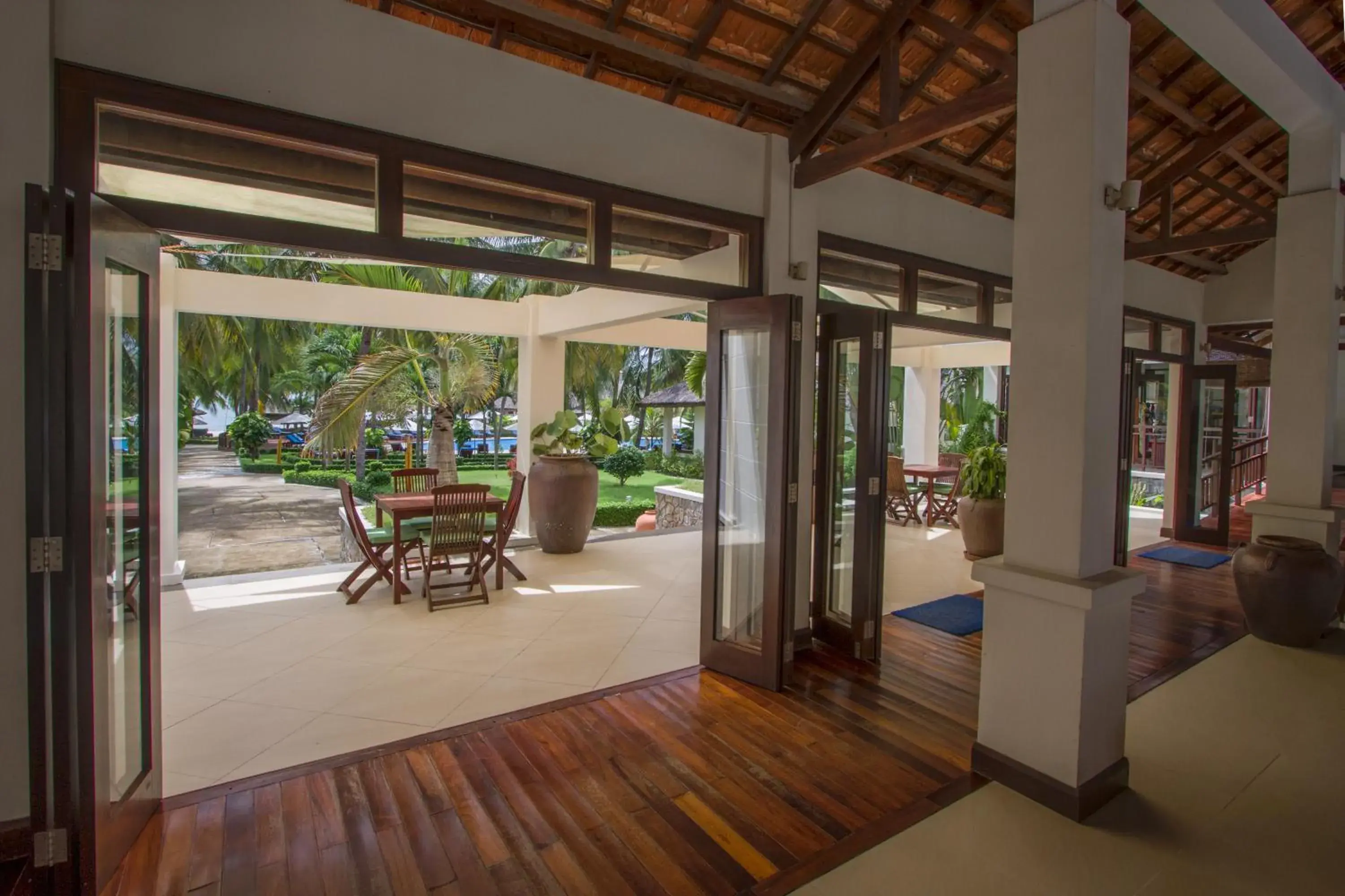 Lounge or bar in Blue Ocean Resort Lounge or bar in Blue Ocean Resort