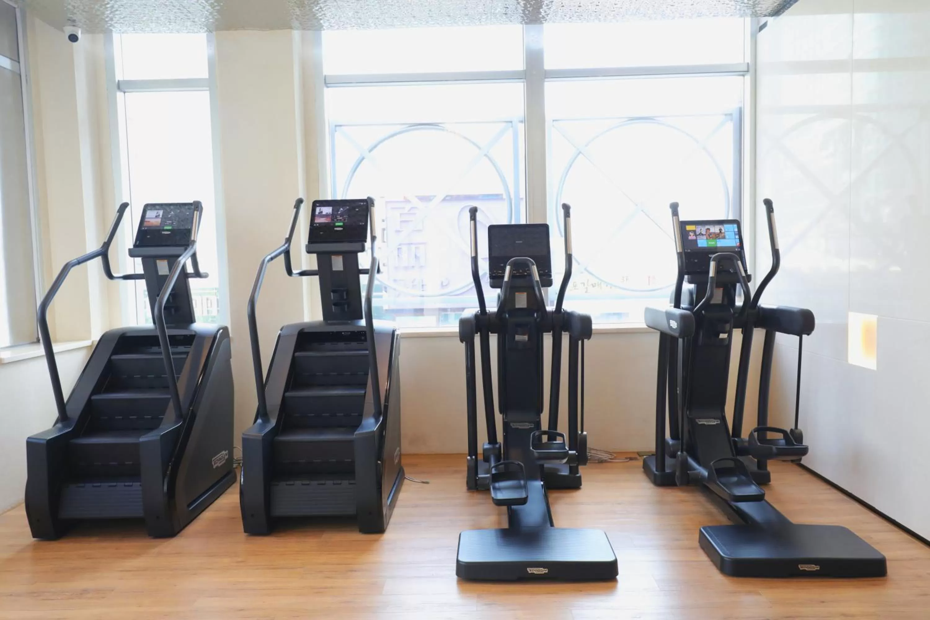 Fitness centre/facilities in Crowne Plaza Shenzhen Futian, Near to Shenzhen Convention&Exhibition Centre, Shenzhen Stock Exchange and Shenzhen Civic Center, Outdoor Heated Pool