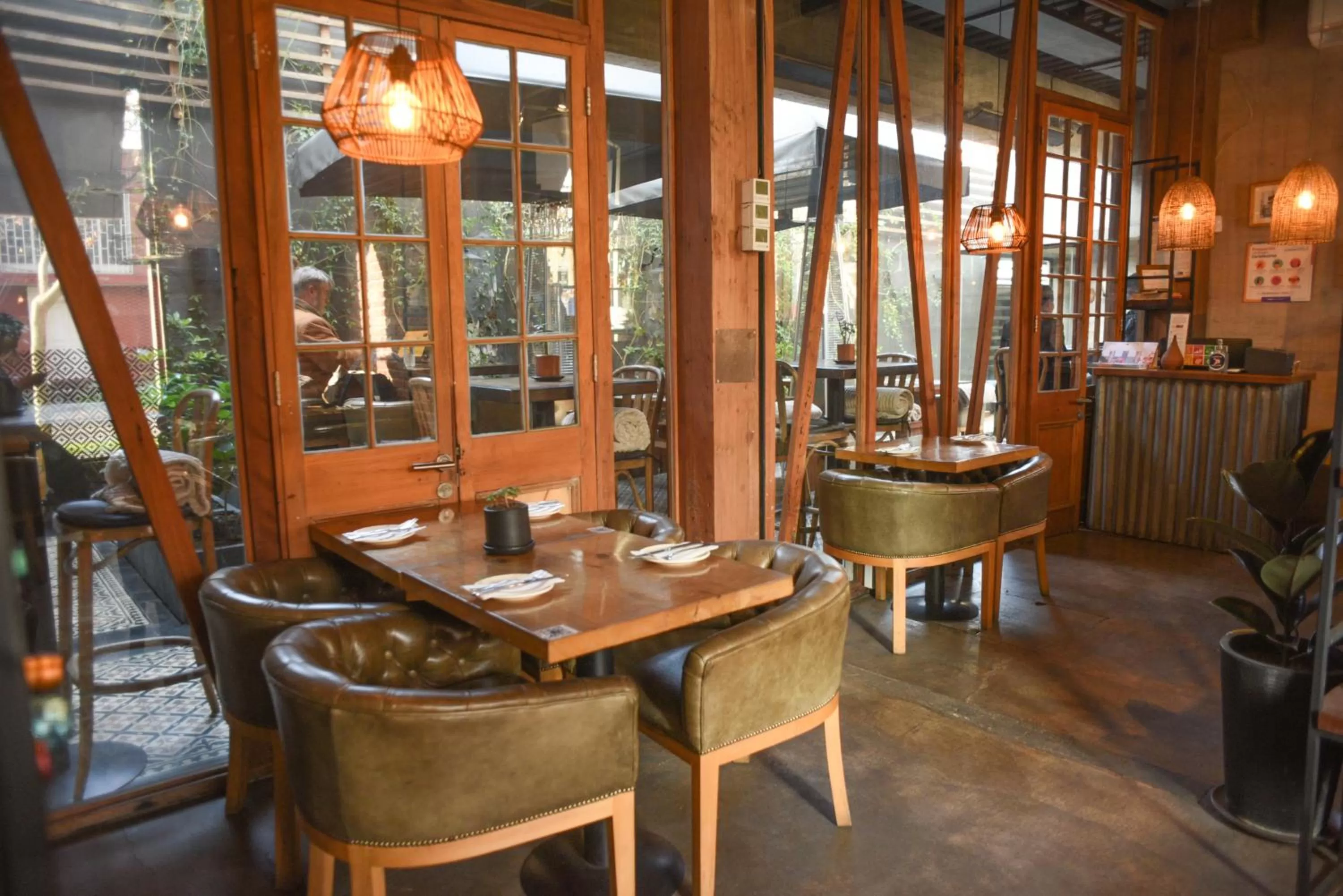 Restaurant/places to eat in Maison Italia 1029