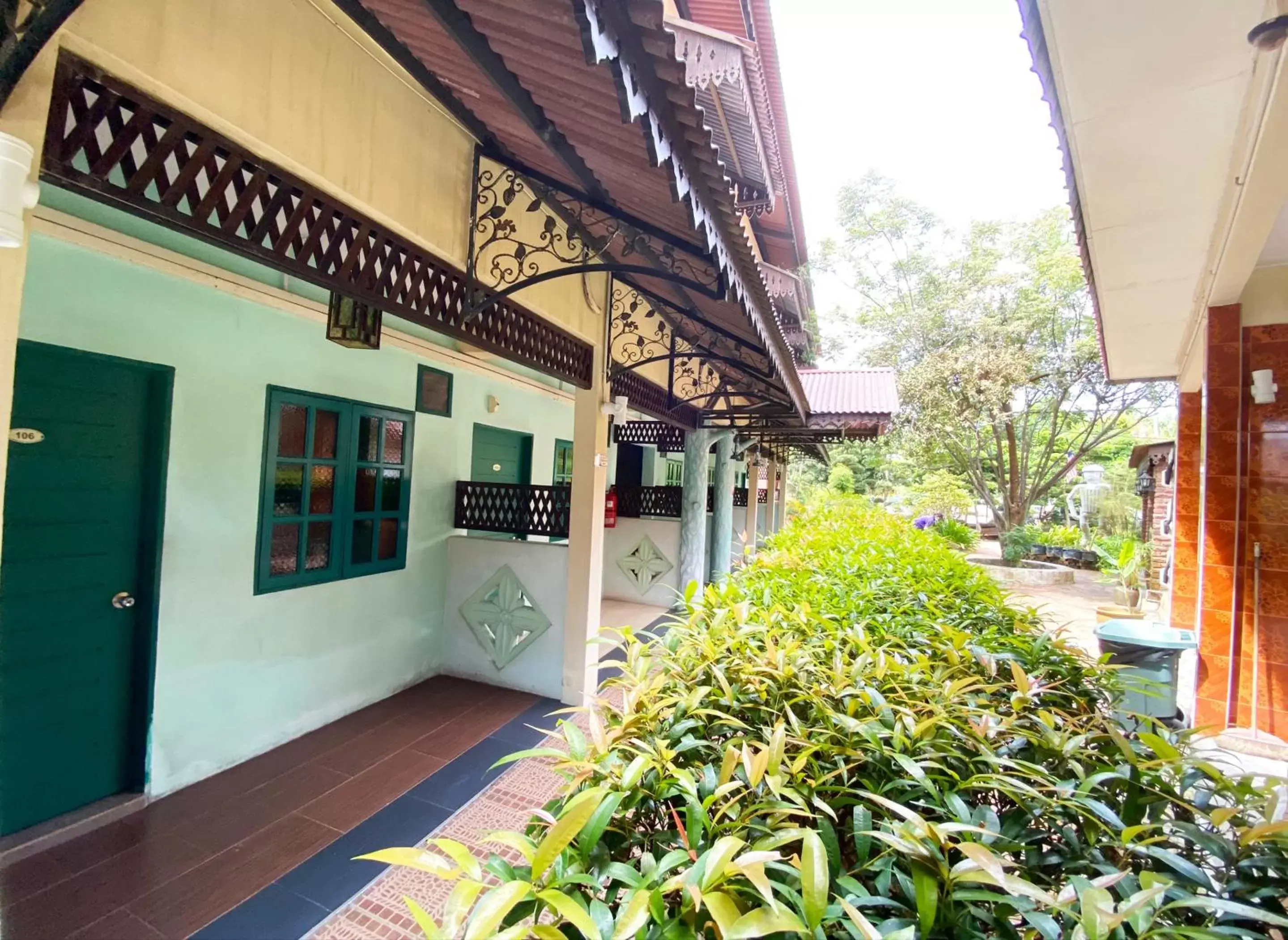 Facade/entrance in Sabak Awor Resort