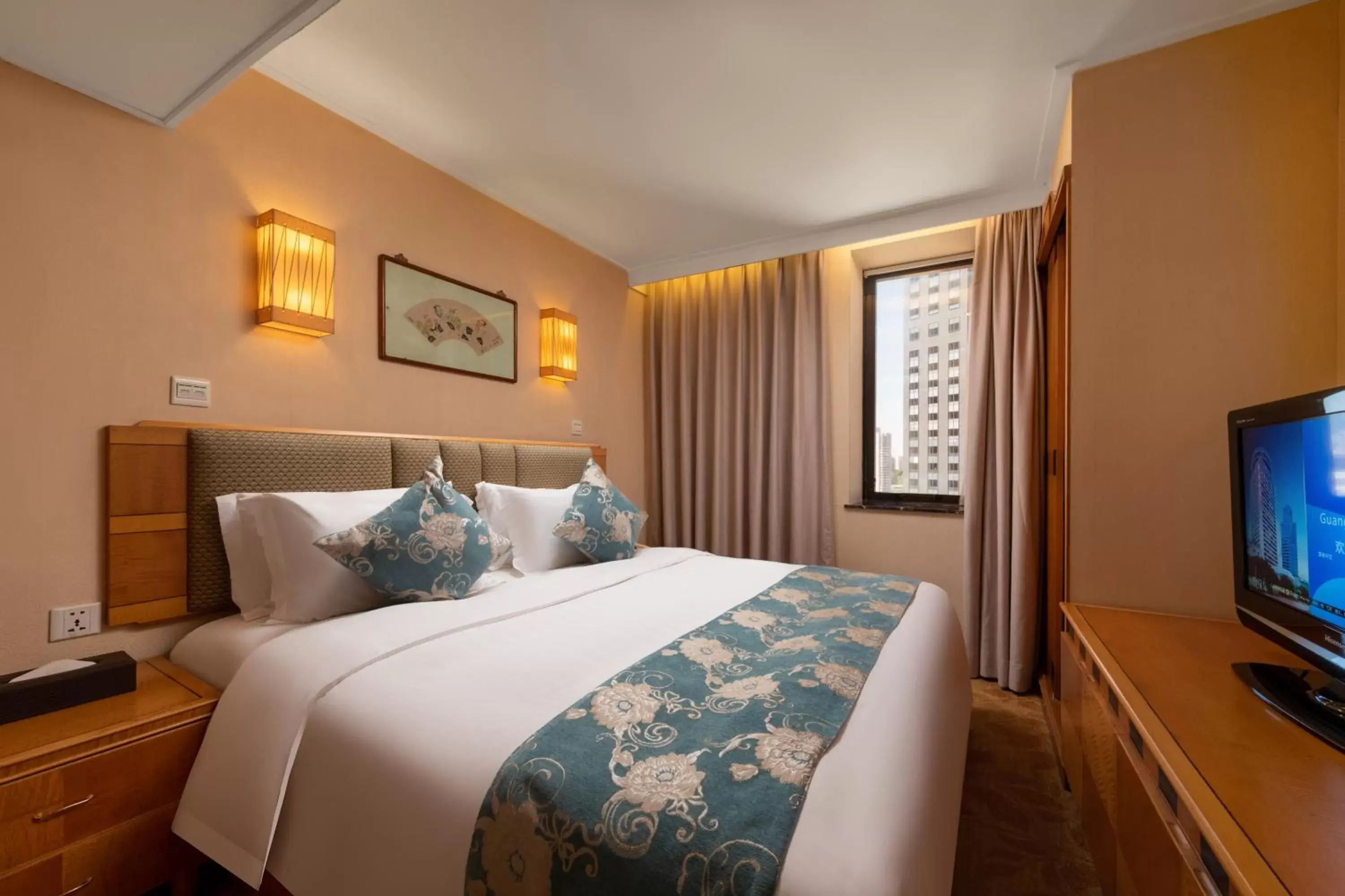 Bed in Guangdong Hotel (Zhuhai)