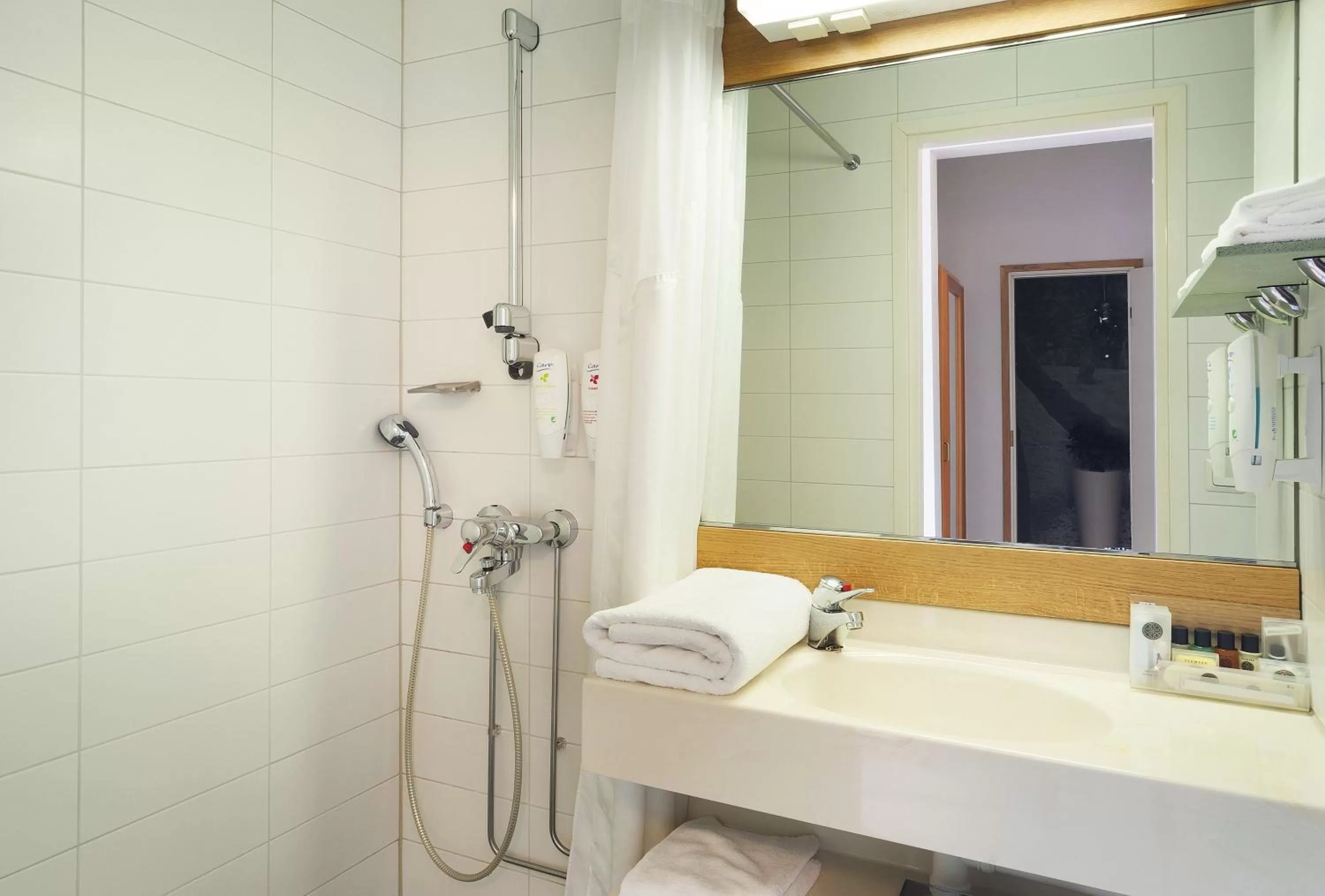 Bathroom in Holiday Inn Helsinki-Vantaa Airport by IHG