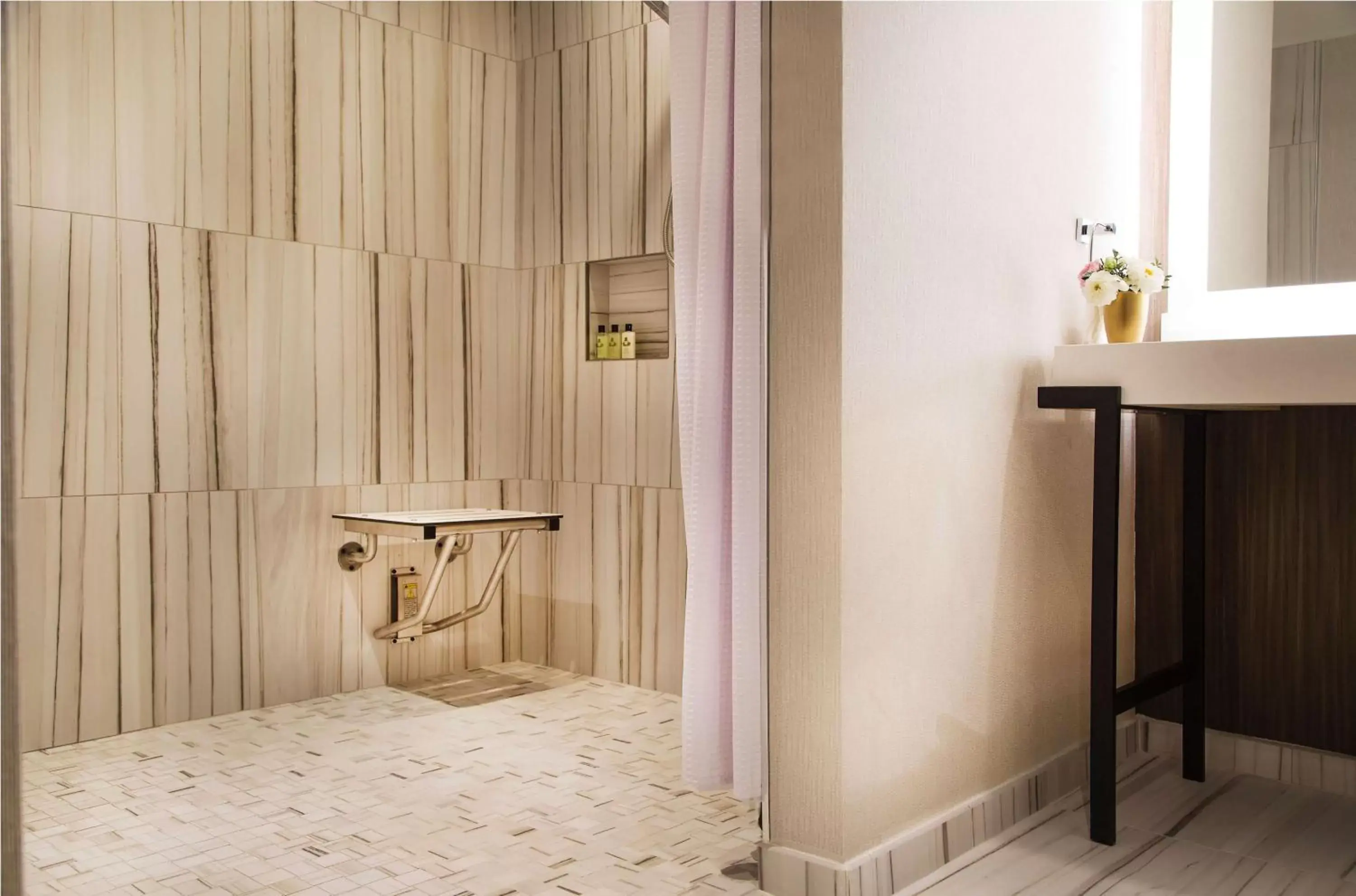 Bathroom, Bed in The Yorkville Royal Sonesta Hotel Toronto