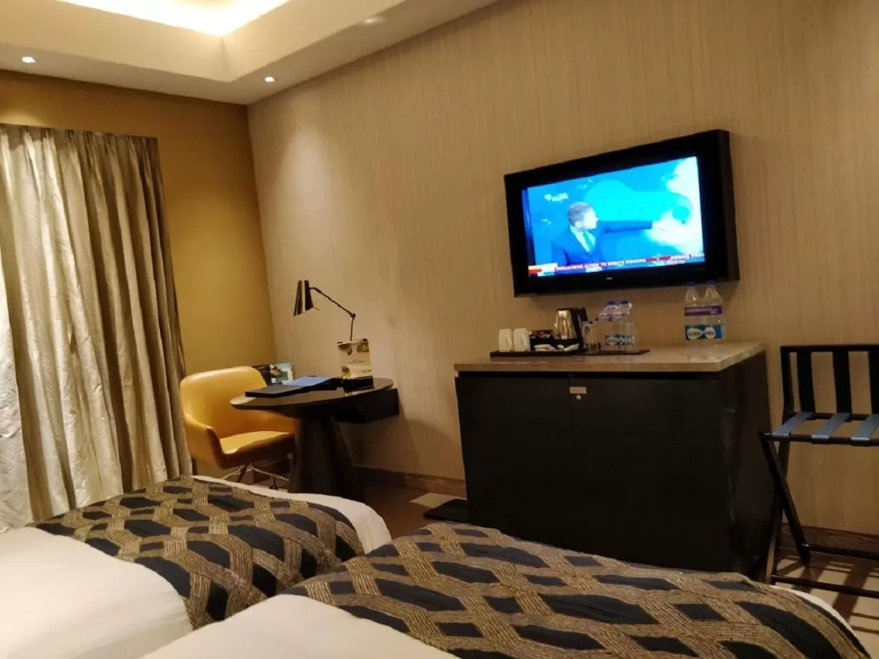 Photo of the whole room, Bed in Radisson Blu Faridabad