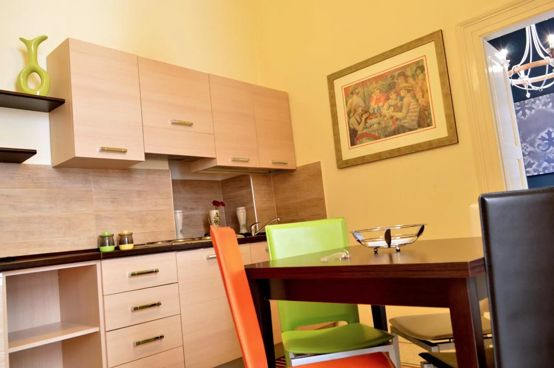 Dining area, Kitchen/Kitchenette in Albergo Diffuso Dimora Rossi