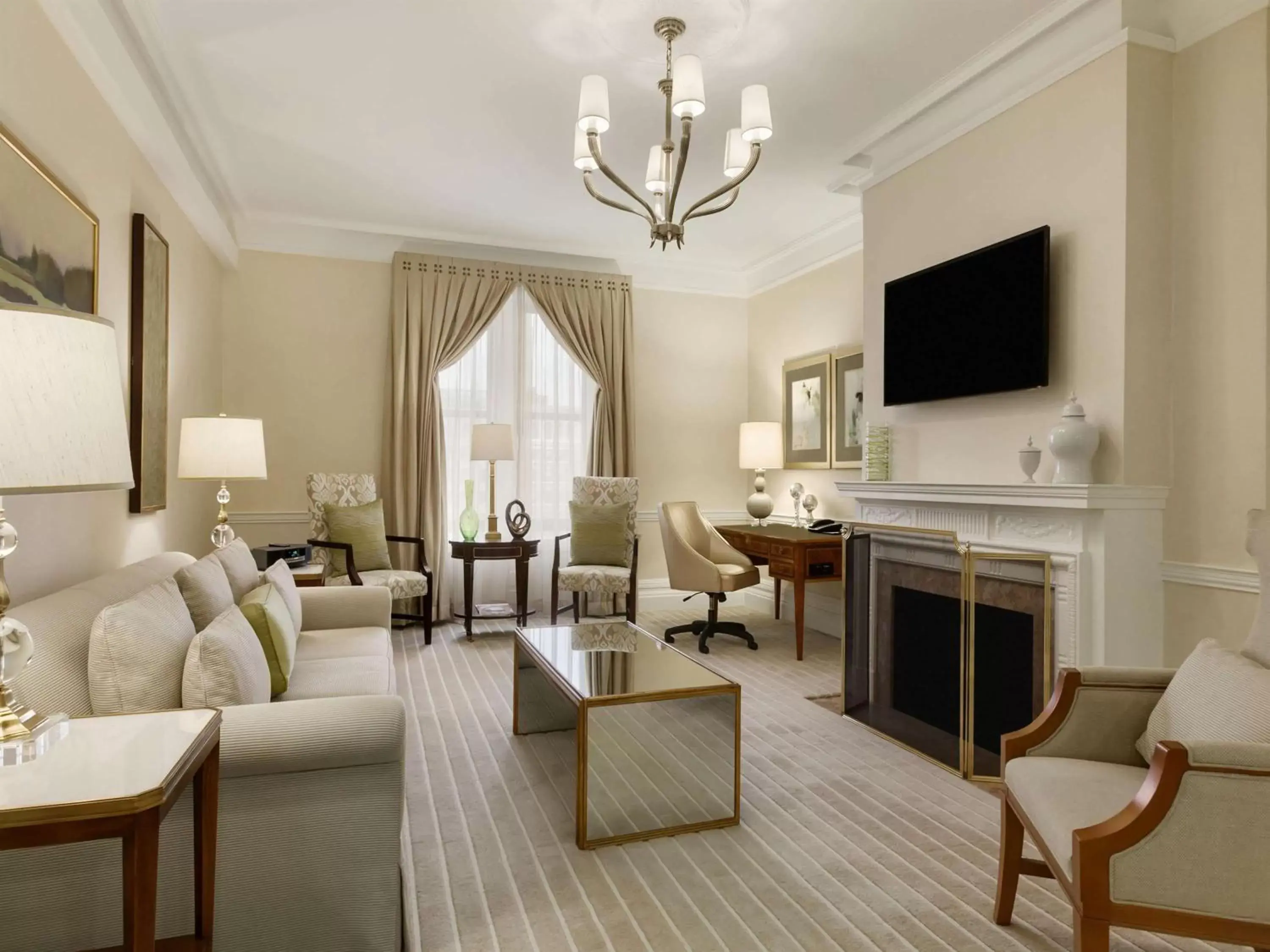 Bedroom, Seating Area in Fairmont Copley Plaza