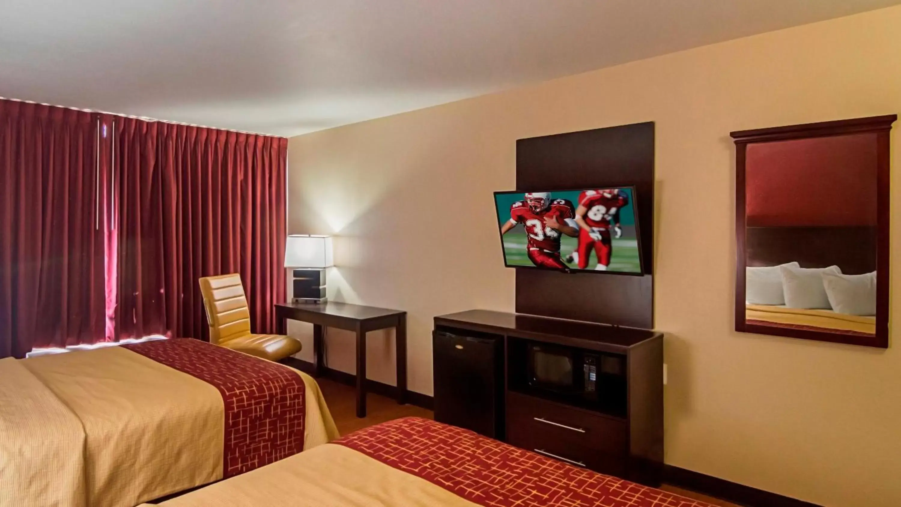 Photo of the whole room, Bed in Red Roof Inn Lubbock Photo of the whole room, Bed in Red Roof Inn Lubbock