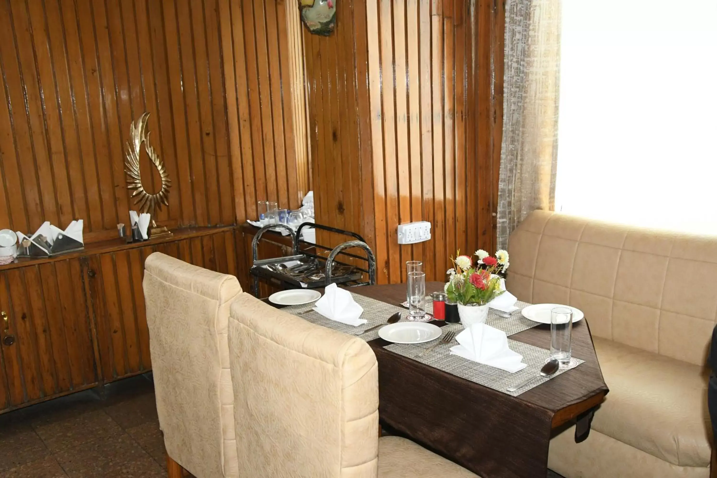 Restaurant/places to eat in Auckland Hotel and Restaurant Near Mall Road Restaurant/places to eat in Auckland Hotel and Restaurant Near Mall Road